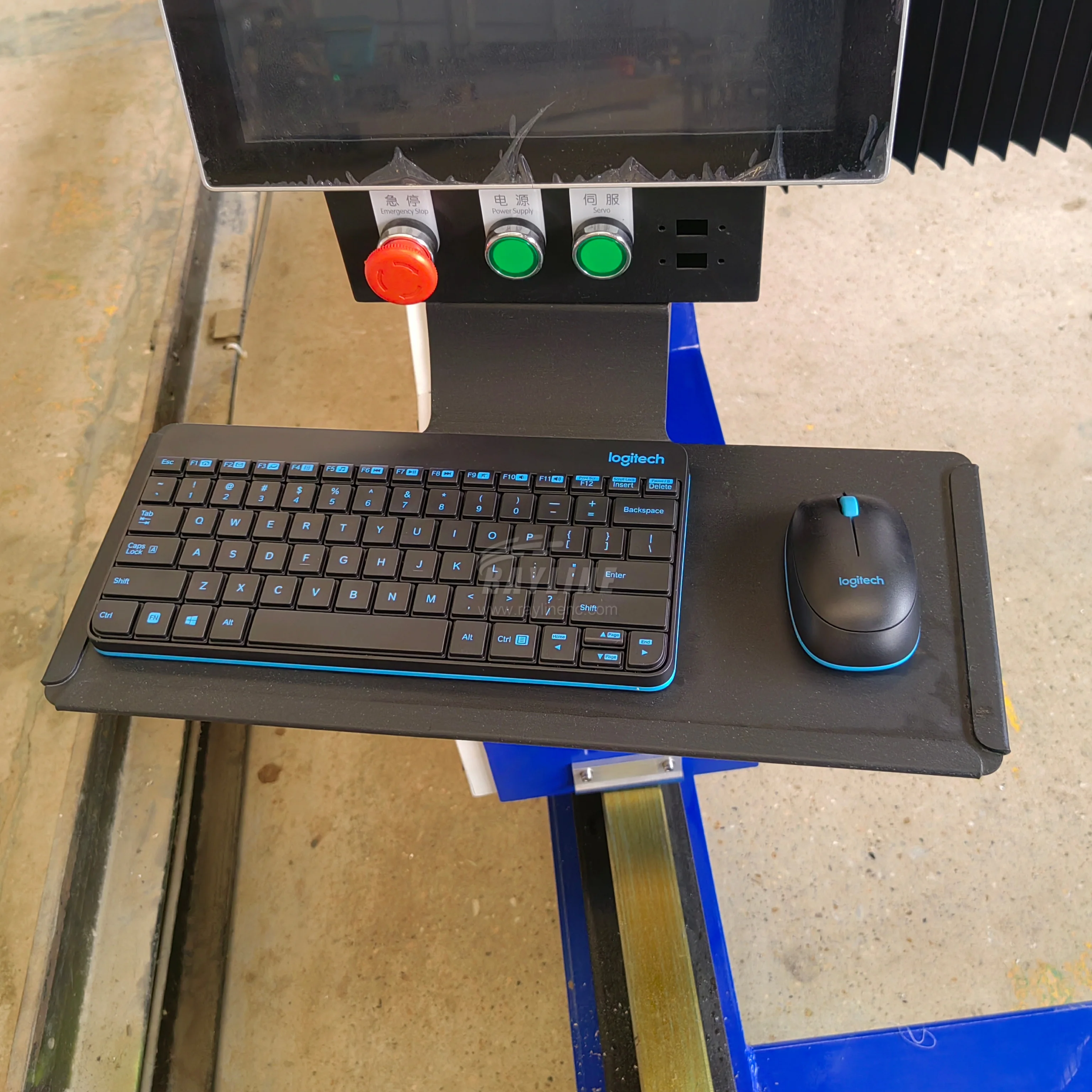 Factory Price CNC Fiber Laser Cutting Machine 1.5*3.0m 2.0*3.0m 2.5*6.0m 1.5kw 2kw 3kw for All Metals with High Precision 0-8mm