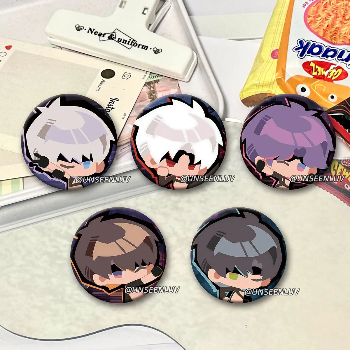 

Anime Love and Deepspace Sylus Caleb Zayne Rafayel Xavier Cosplay Badge Emblem Cartoon Brooch Breastpin Pendant Bag Gift