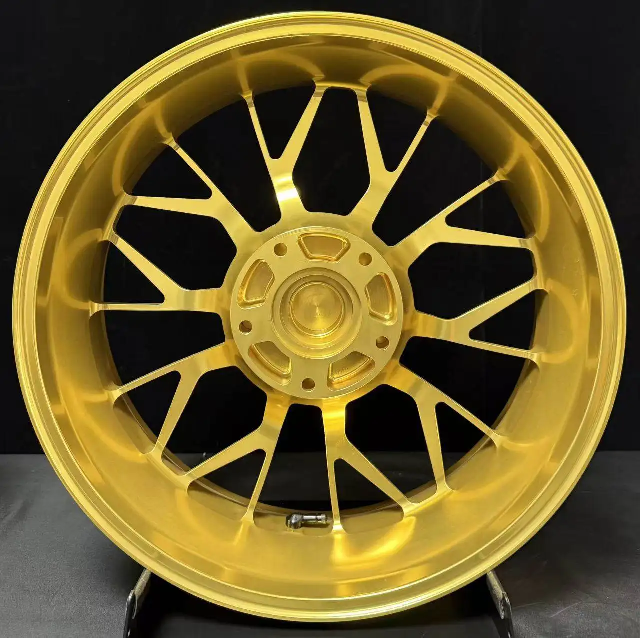 Suitable for  Lattes RNINET Modified Wheels Made in China Forged Aluminium Alloy Motorcycle Hub Wheel