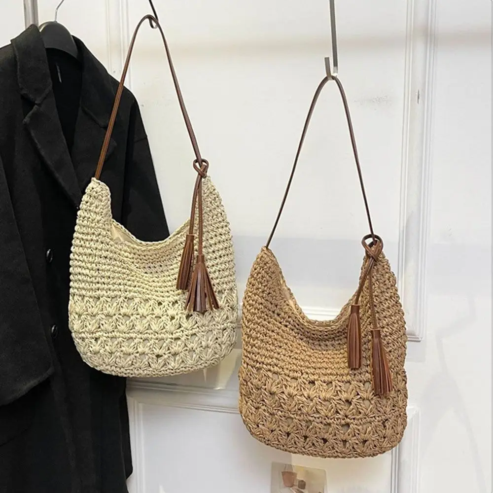

Trendy Summer Weave Straw Bag Boho Casual Straw Shoulder Bag Beach Leisure Tassels Tote Bag for Women