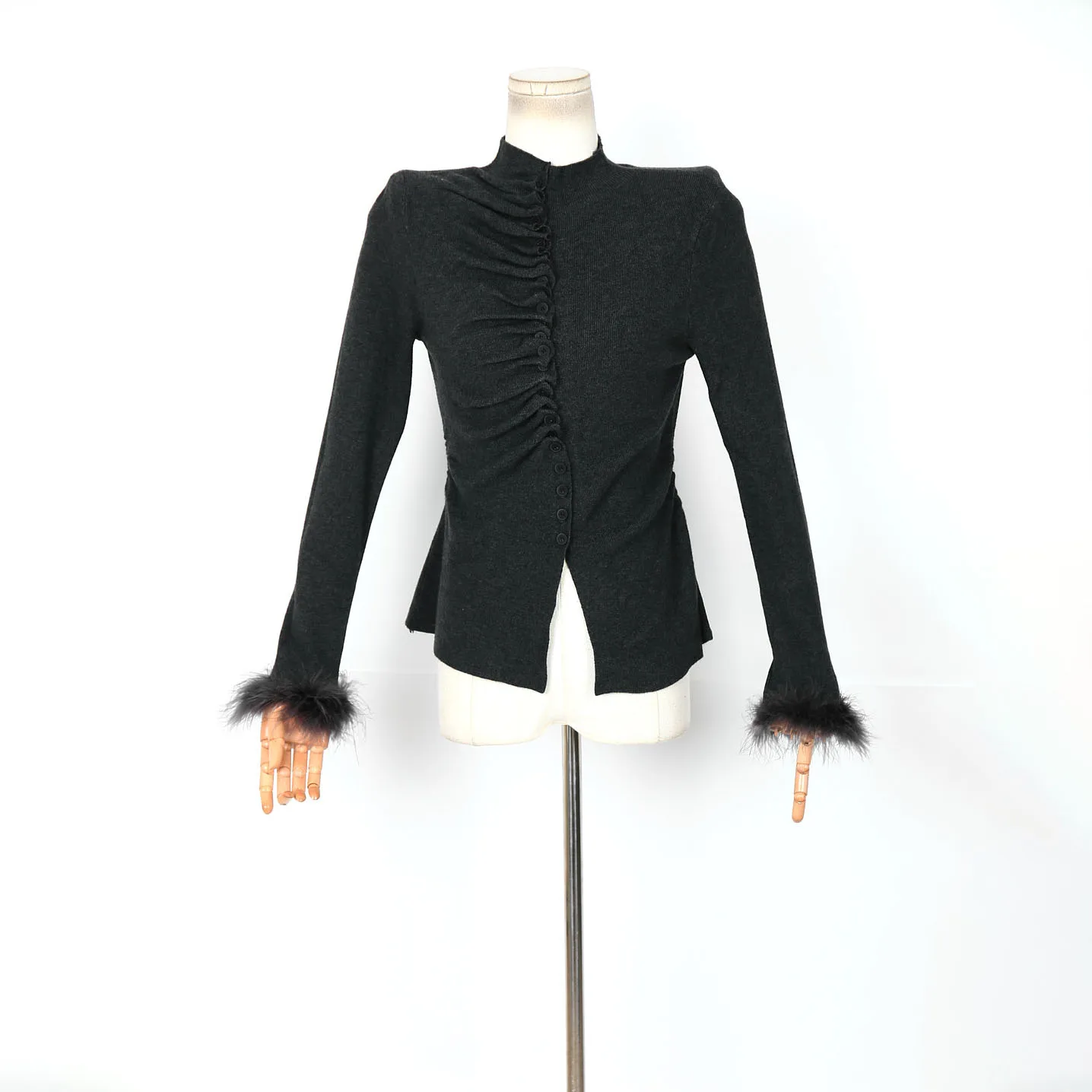 

Весна 2024, женская черная куртка на пуговицах спереди с рюшами и манжетами из перьев, с длинным рукавом, облегающий топ, модный модный женский повседневный стиль