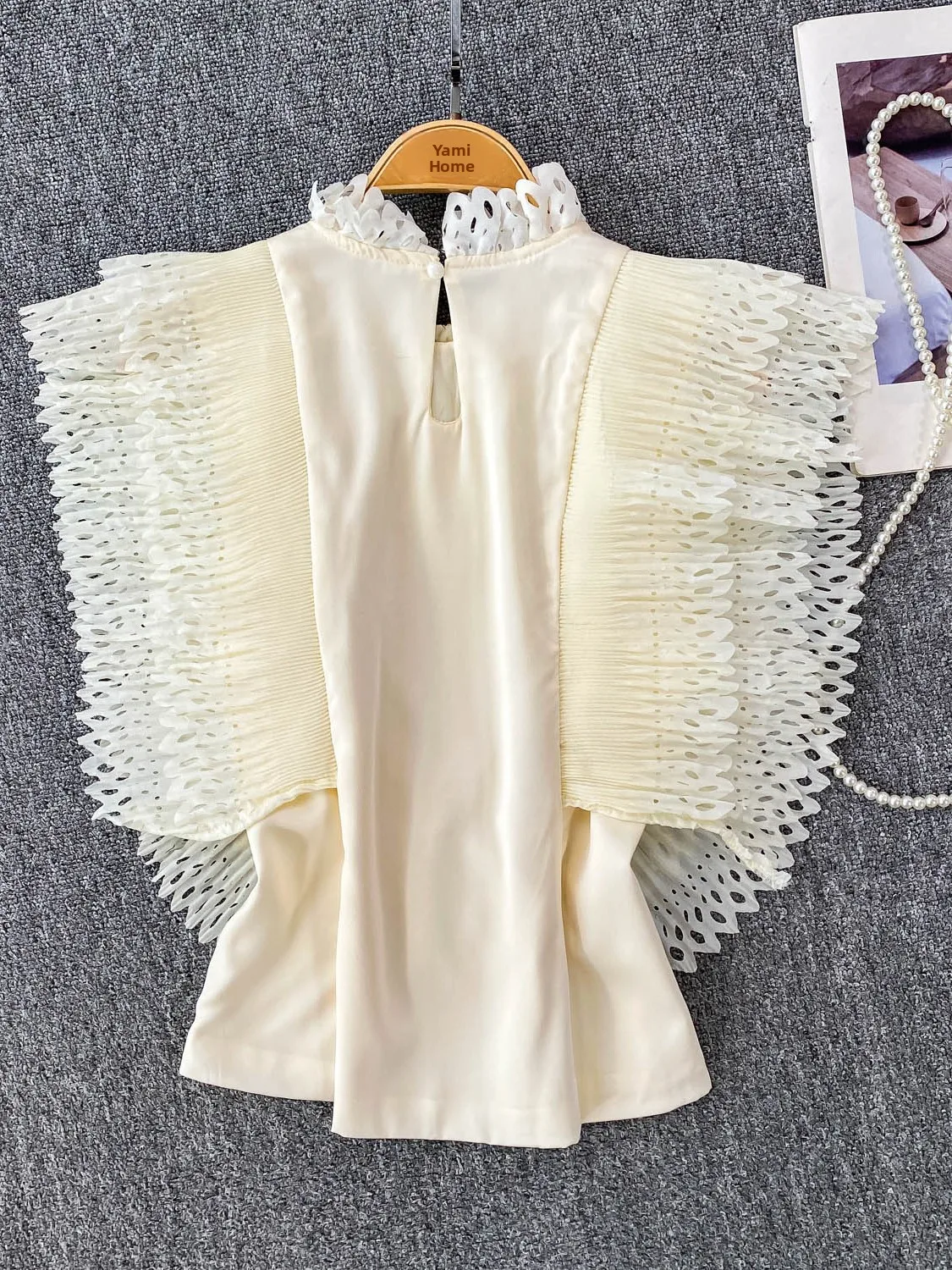   เสื้อผู้หญิงทรงสลิมสำหรับฤดูร้อน ปักลายวิจิตรแบบเกาหลี สไตล์ลำลอง สีพื้น
