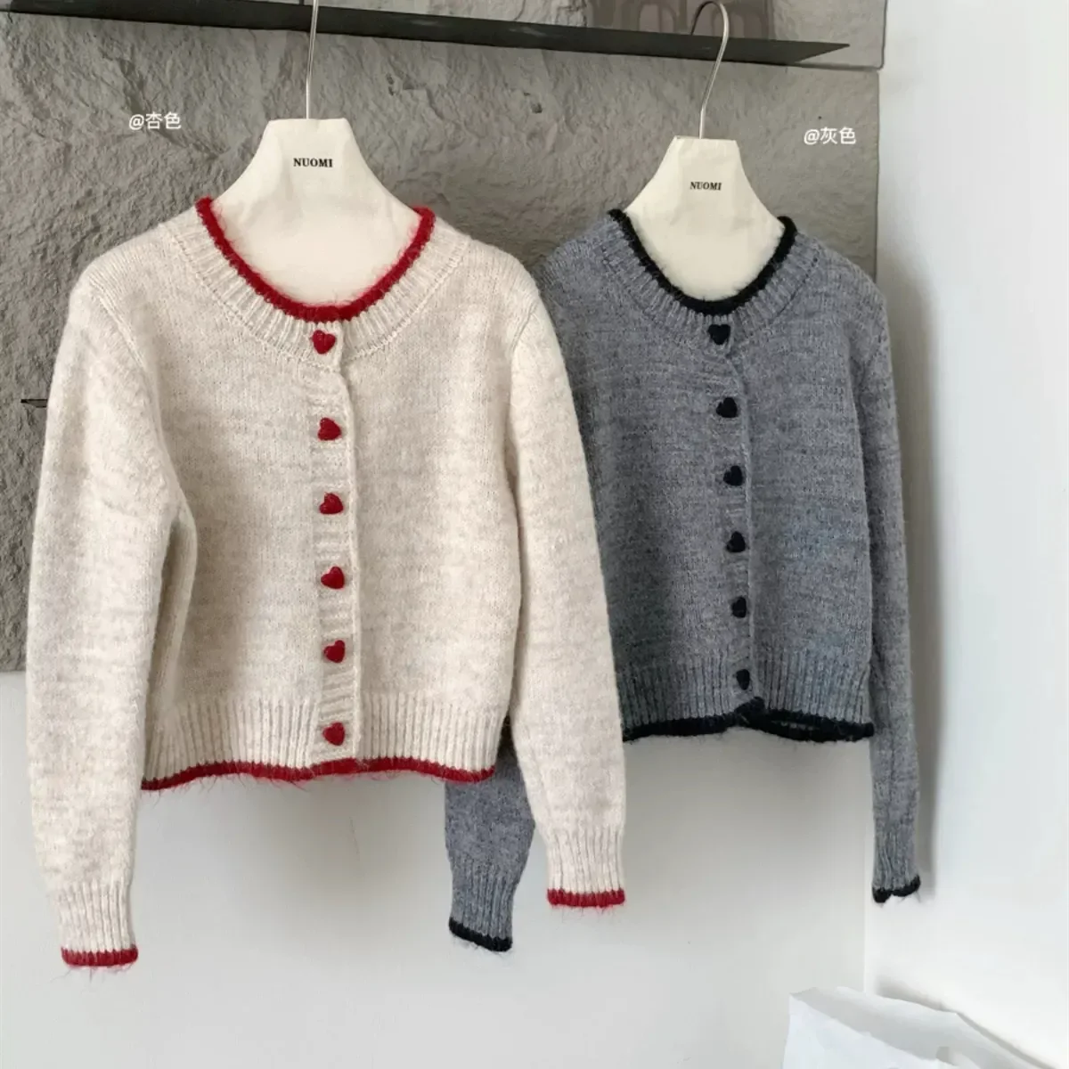 Camisola feminina casaco 2025 outono inverno novo design cor bloco coração botão malha cardigan manga curta topo