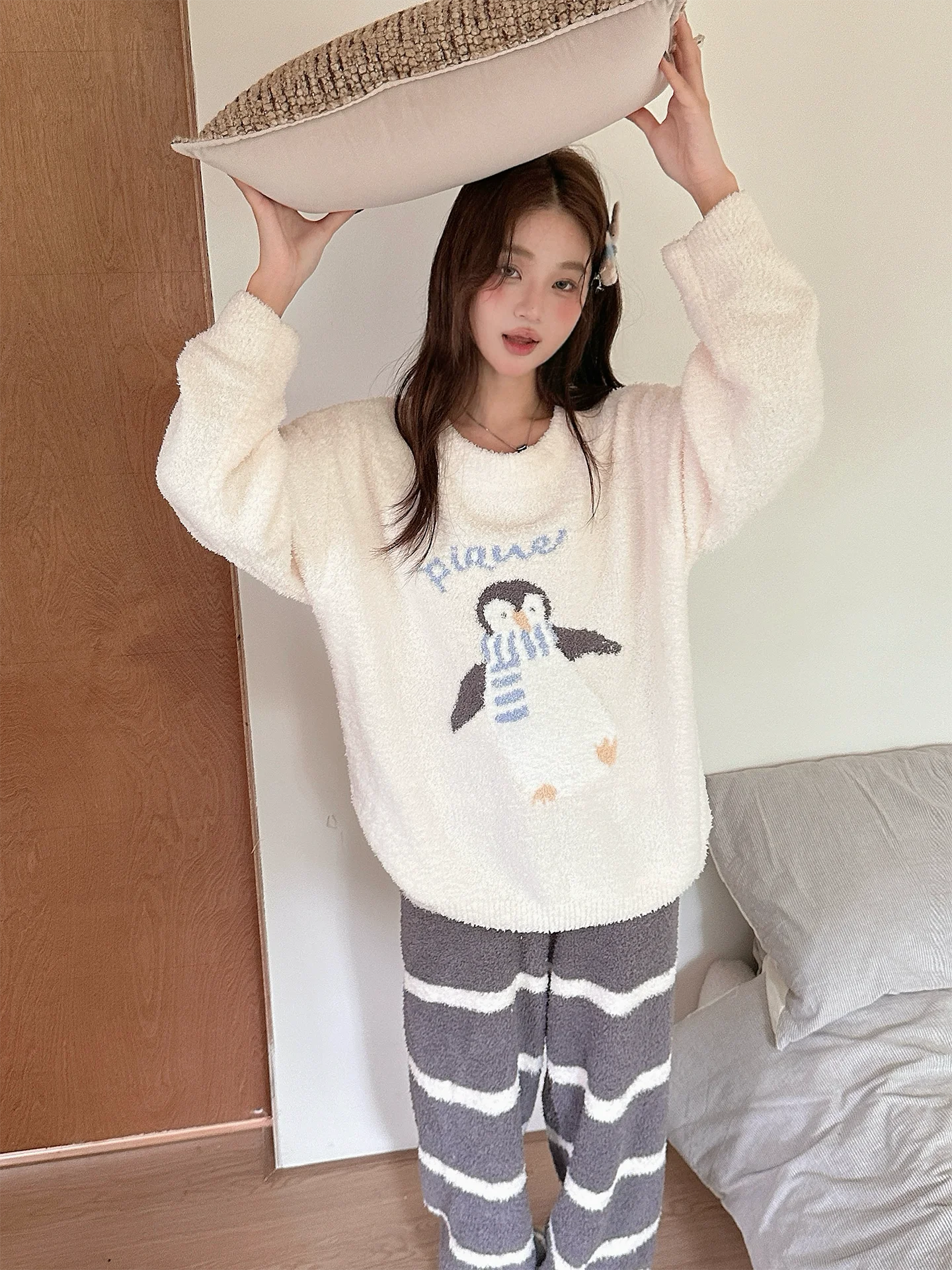 

Милый мультяшный пингвин: утепленный фланелевый комплект домашней одежды для женщин, осенне-зимний, мягкий, плюшевый, теплый, свободного кроя