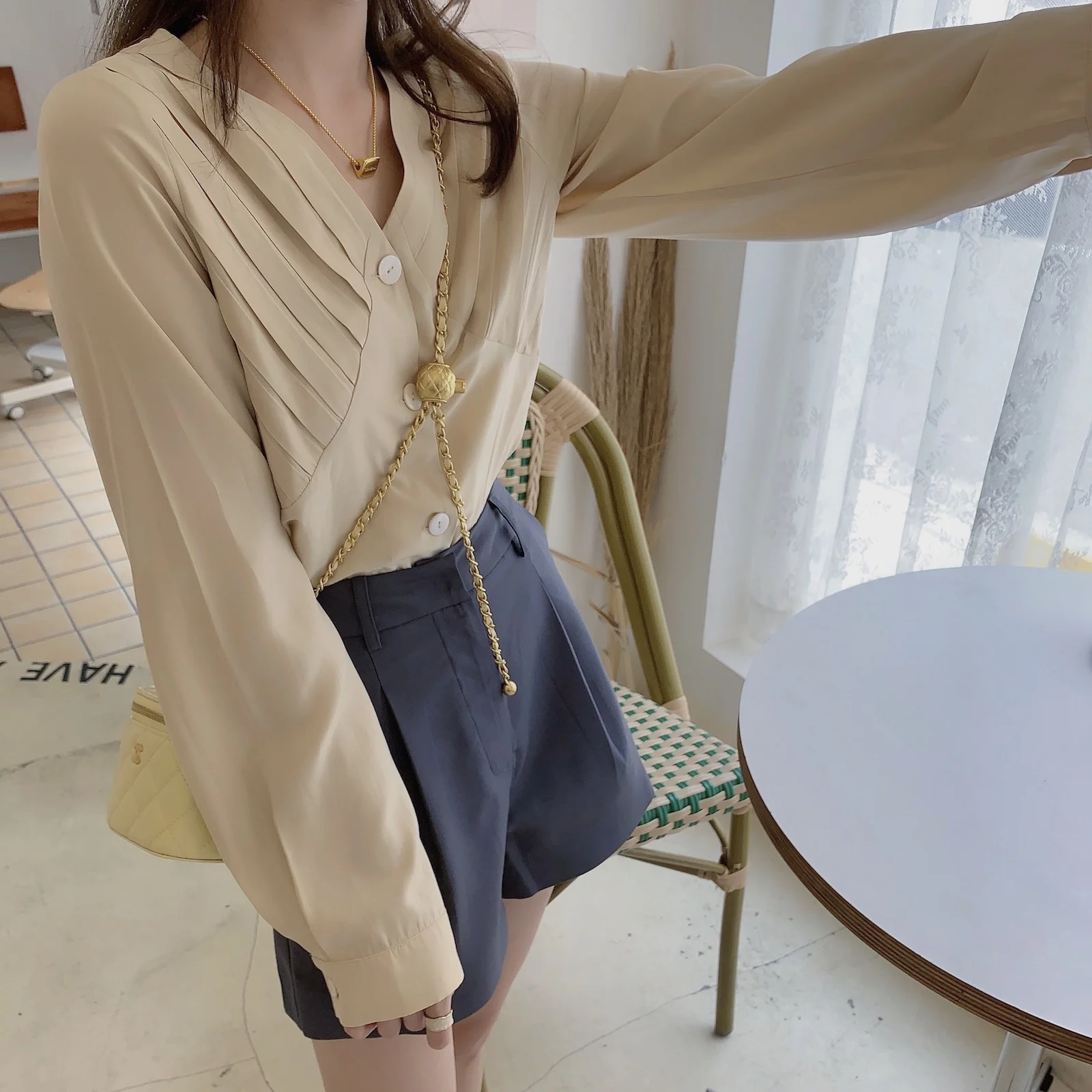 

Champagne Color V-Ne irt Smooth Accordion Pleats Quali Fabric Long Sve Women's irt for Ages 8-24 Summer 202