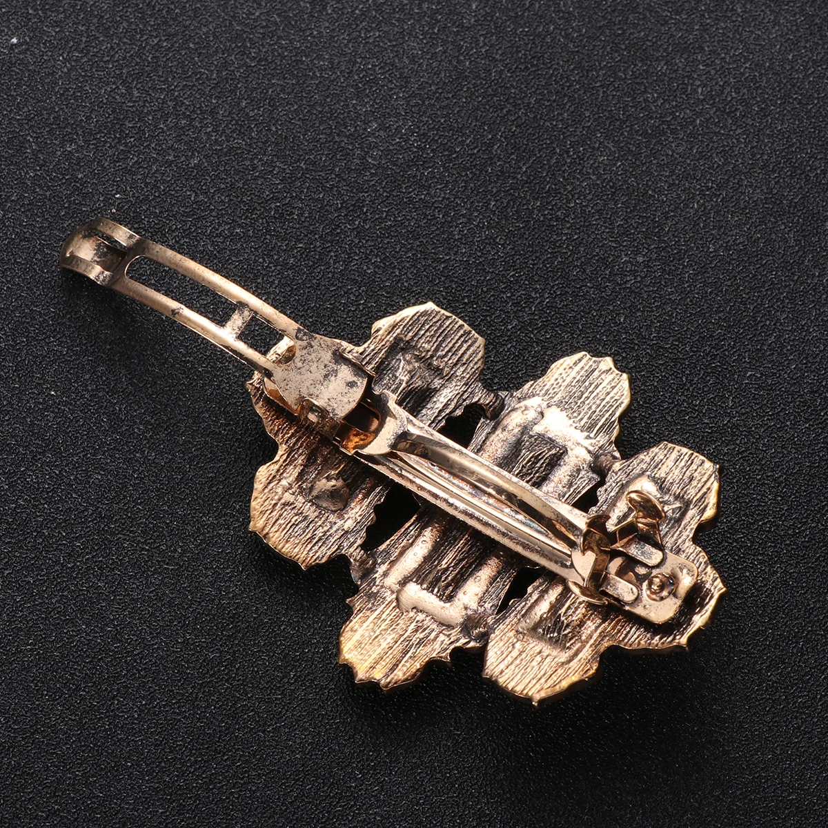 

Clips for Women Fashion Spring Buckle Hairpin Barrette Ponytail Accessories Durable Antiquing Design Travel Size