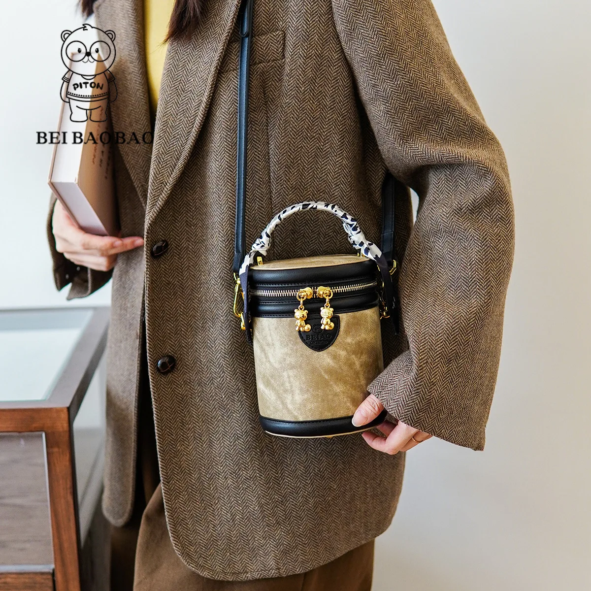 Beibao Water Bucket Bag Women\'s One Shoulder Crossbody Bag Fashion Retro Original Design Texture Versatile Handheld Cylinder Bag