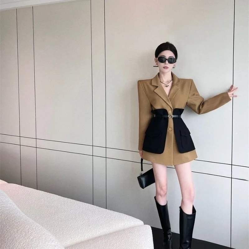 春秋新作 韓国風 スーツジャケット フェイクツーピース スプライシングデザイン 個性的な雰囲気 スリムで細身 人気の小さめスーツ