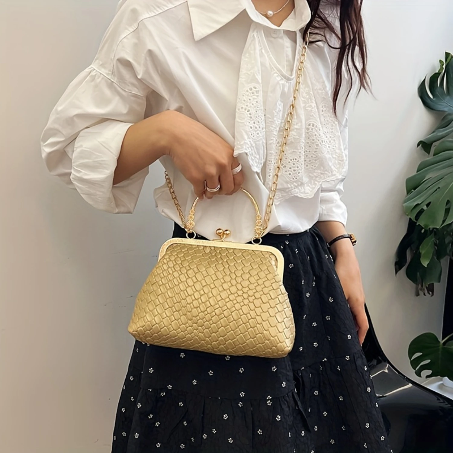 

Elegant Textured PU Leather Shoulder Bag Women's Golden Chain Strap Bag