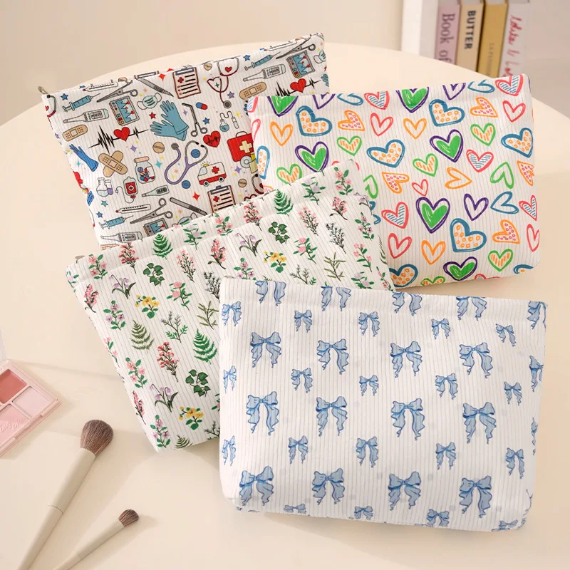 Corduroy Heart Pattern Makeup Bag Lightweight Zipper Lined Multi Functional Cosmetic Pouch for Toiletrie Accessories Storage Bag