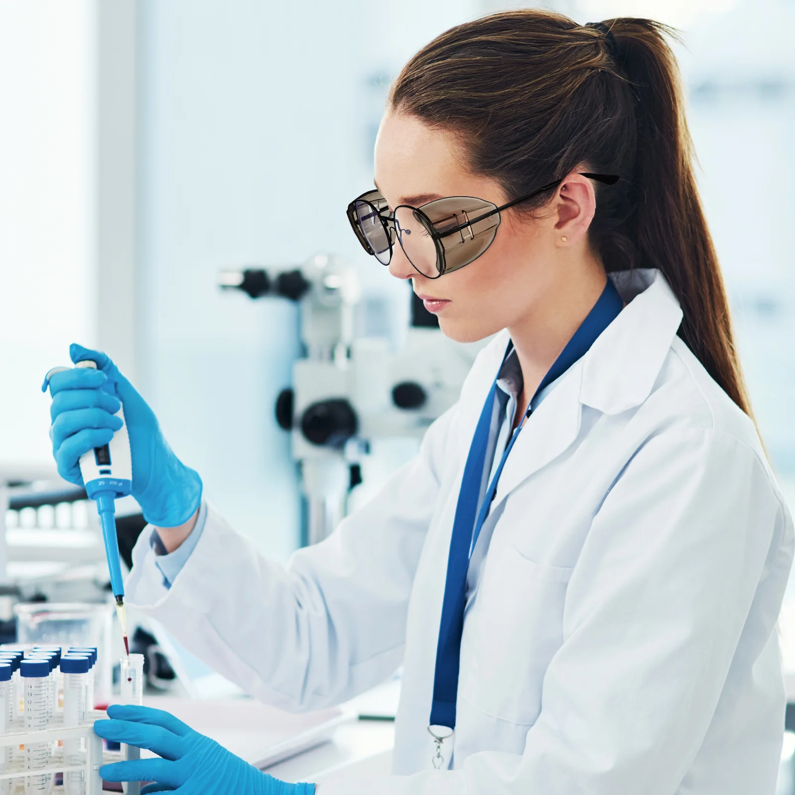 زوجان من نظارات السلامة ذات التغطية الجانبية المضادة للربط، مادة ممتازة، تصميم مريح خفيف الوزن للجنسين، بني داكن