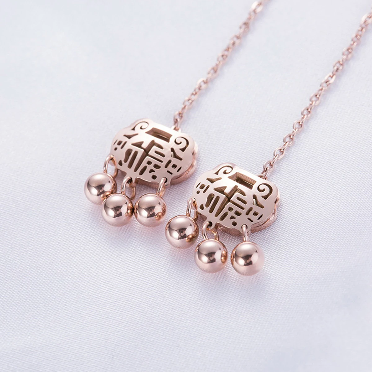 

1 Pair Adorable Fulock Earrings Fashion Ear Drop Long Tassel Ear Dangler Creative Ear Jewelry for Womman Girl