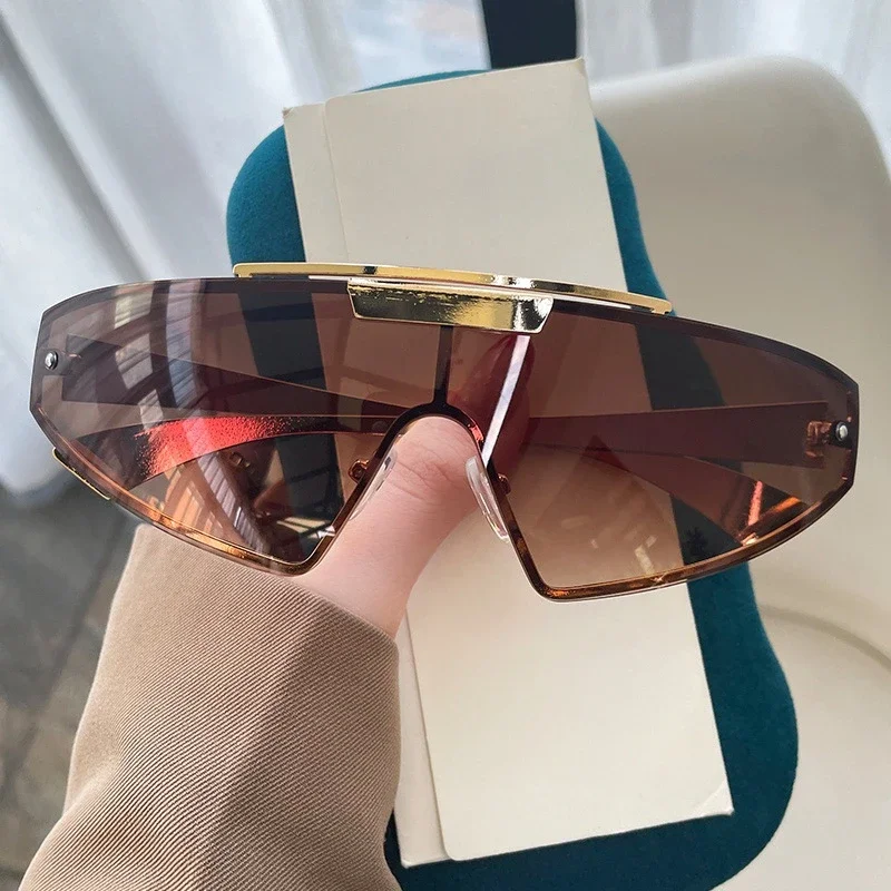 Sport-Fahrradbrille, silberfarbene Wanderbrille, Nachtfahr-Sonnenbrille, integrierter Augenschutz und winddichte Schutzbrille