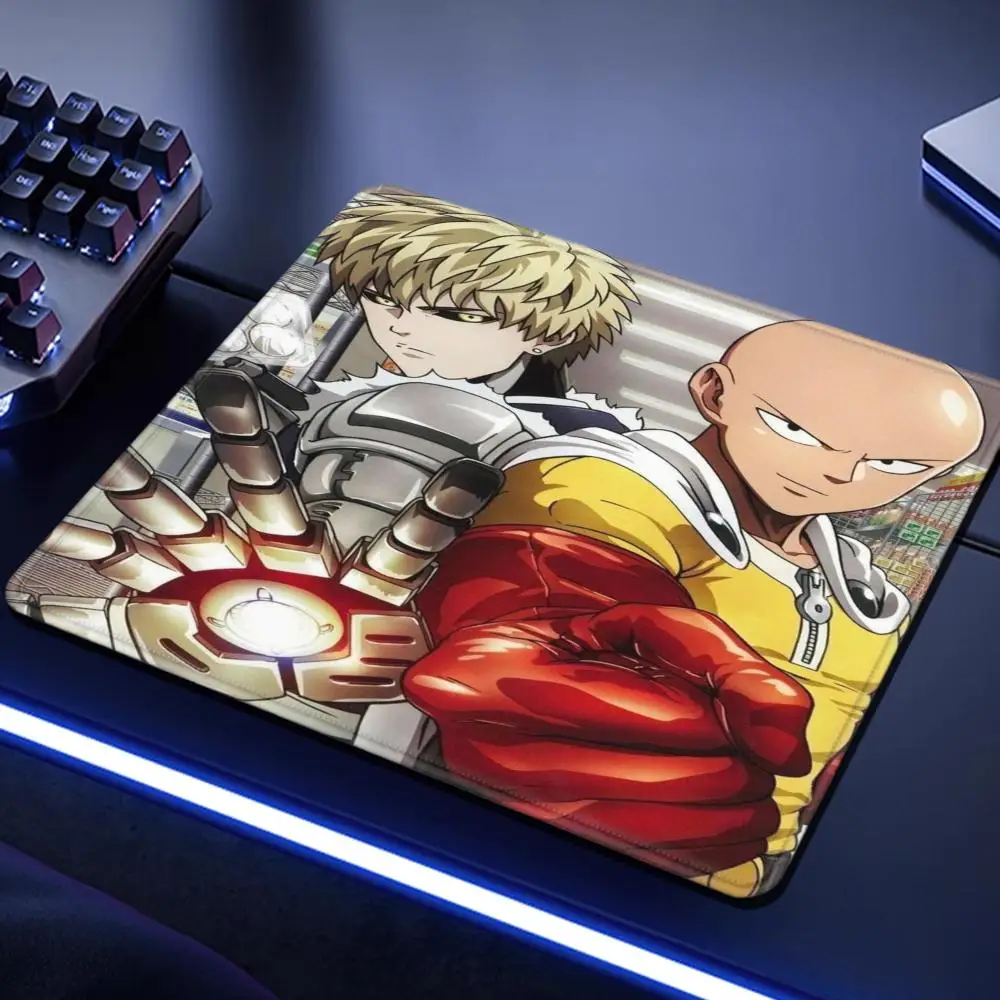Gaming mouse pad xs pequeno mousepad para anime um socos mans pc gamer decoração de mesa escritório mouse tapete deskmat