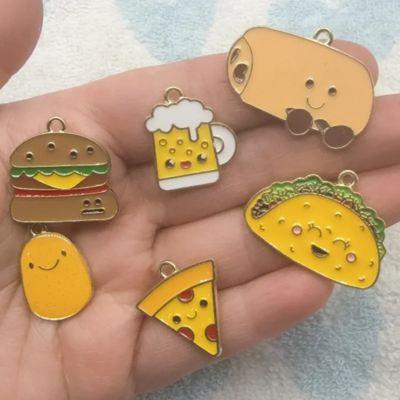 12 piezas de accesorios de aleación con efecto de goteo de aceite para manualidades DIY, con diseños de comida (hamburguesa, pizza, cerveza), para pulseras, colgantes, llaveros y accesorios para bolsos