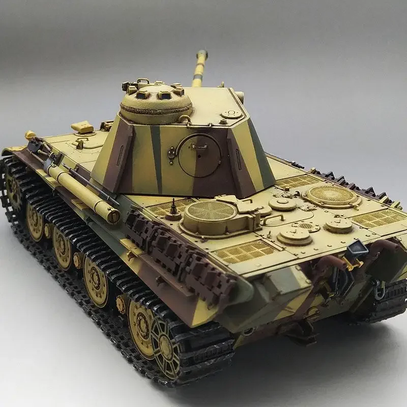 Amusing Hobby 35A040 1/35 Scale German Medium Tank Panther II w/Rheinmetall Turret Model Kit