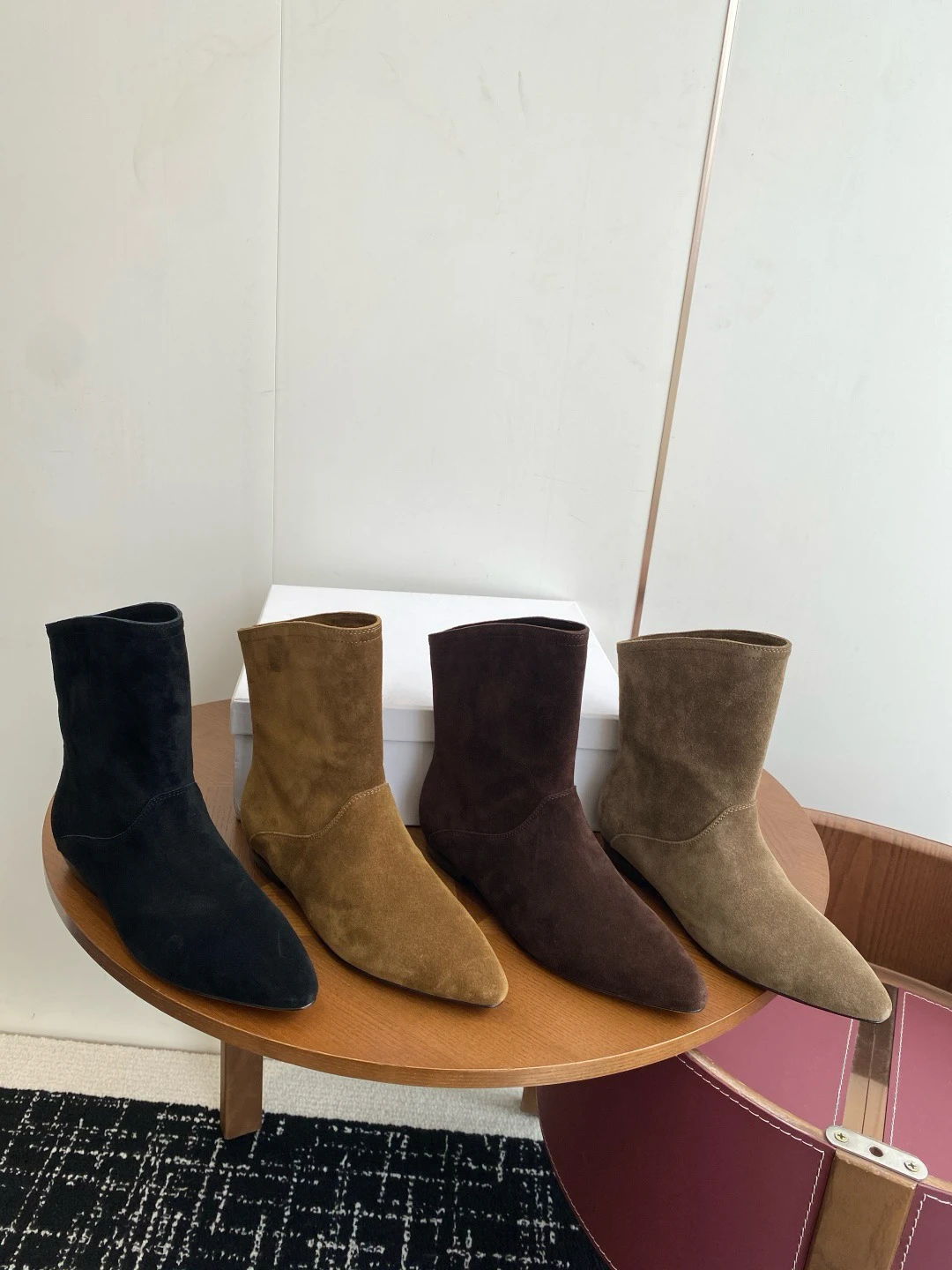 

2025 Autumn Winter New Women's Flat-Heel Western Boots including Suede Short Boots Suede Ankle Boots and Pointed-Toe Chelsea S