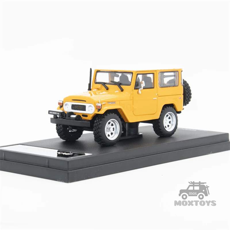 TIME MICRO 1:64  Land Cruiser FJ40 Yellow /Green Diecast Model Car