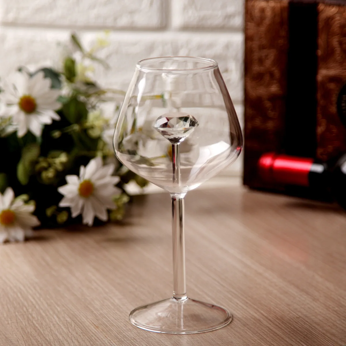 1 PC  220ML Red Wine Goblet Built-in  3D Diamond Transparent Wine Glass Home Bar Party Whiskey Glass Dinner Decoration