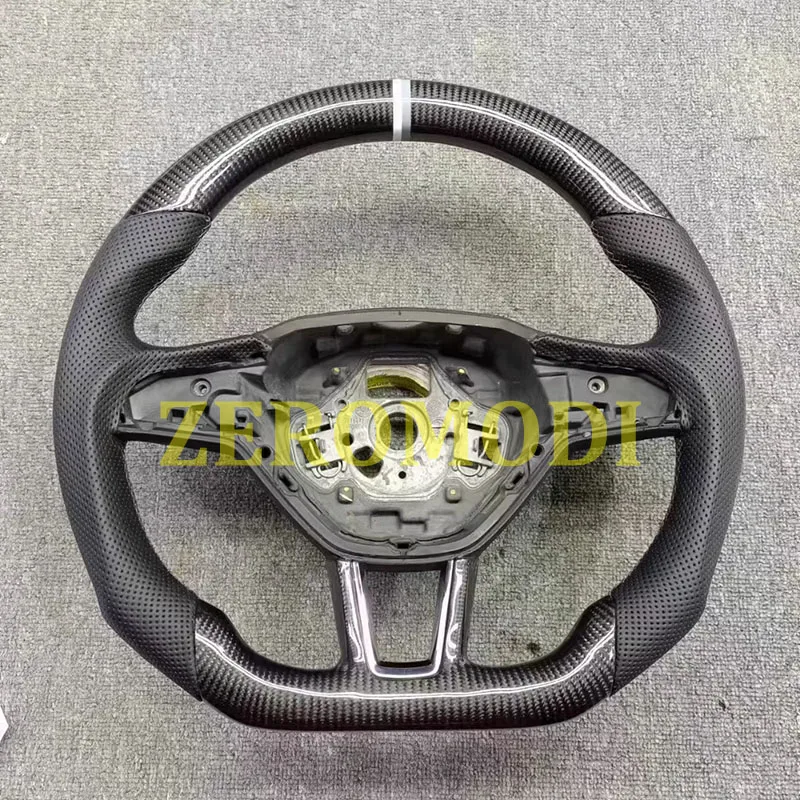 

Руль из настоящего углеродного волокна с кожей для Skoda Octavia