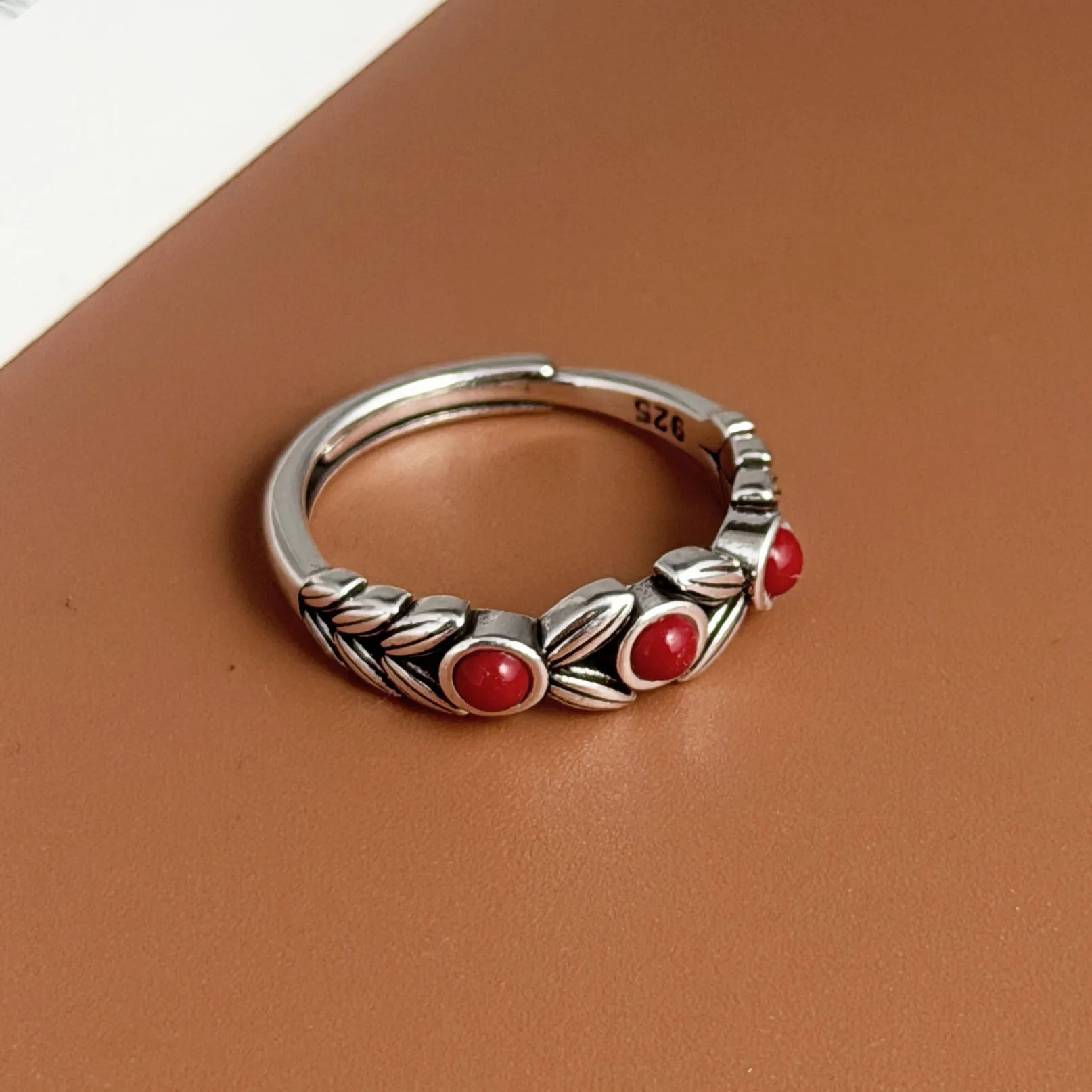 BF CLUB 925 Sterling Silber Ring für Damen, Schmuck im Retro-Stil mit schwarzem und rotem Stein, handgefertigter Vintage-Ring, allergiefrei, für Party, Geburtstagsgeschenk – Detail 7