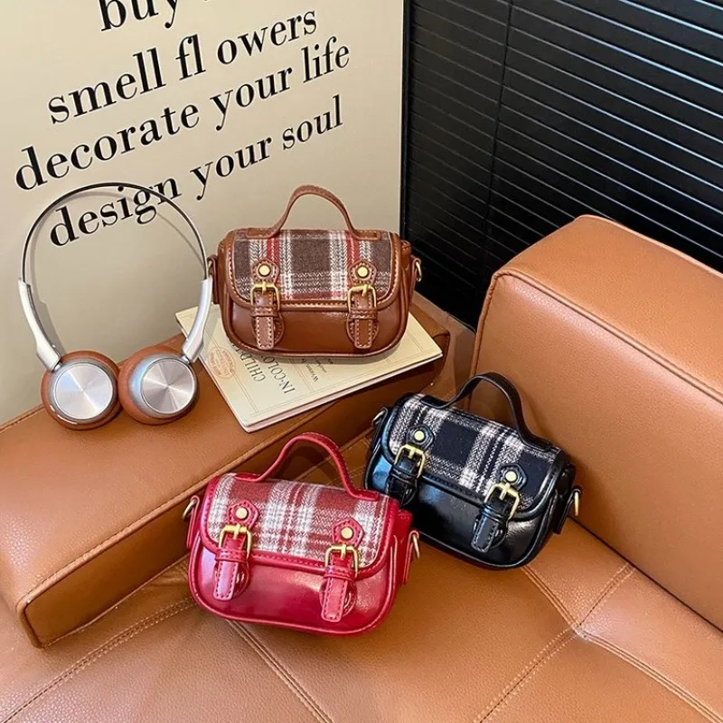 

Элегантные дизайнерские сумки для подгузников для женщин: кожаная сумка-тоут в минималистичном винтажном стиле, стильная, вместительная, для поездок на работу.