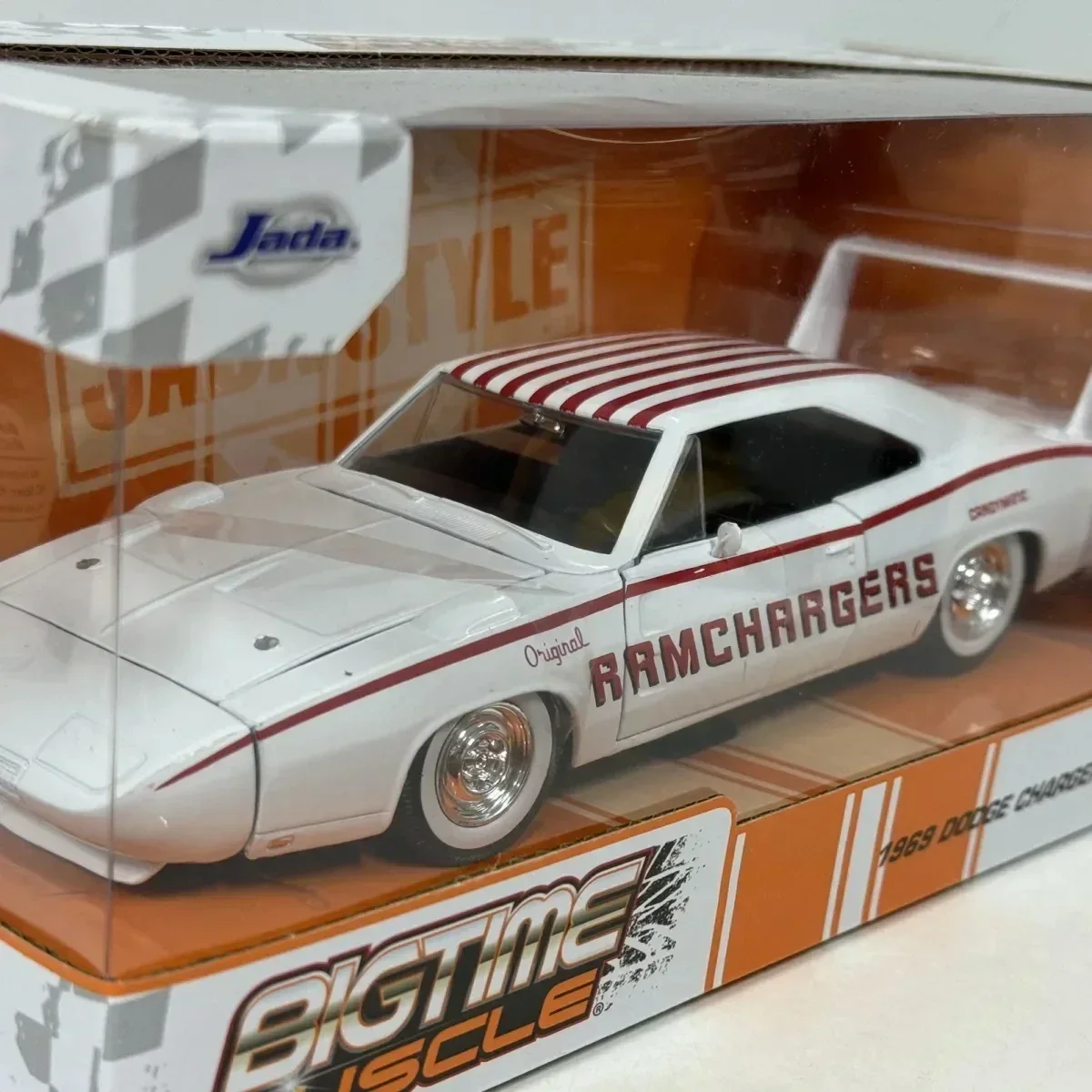 

Jada 1:24 1969 Dodge Charger DAYTONA высокая имитация сплава модель автомобиля Коллекционная игрушка в подарок сувенир дисплей орнамент