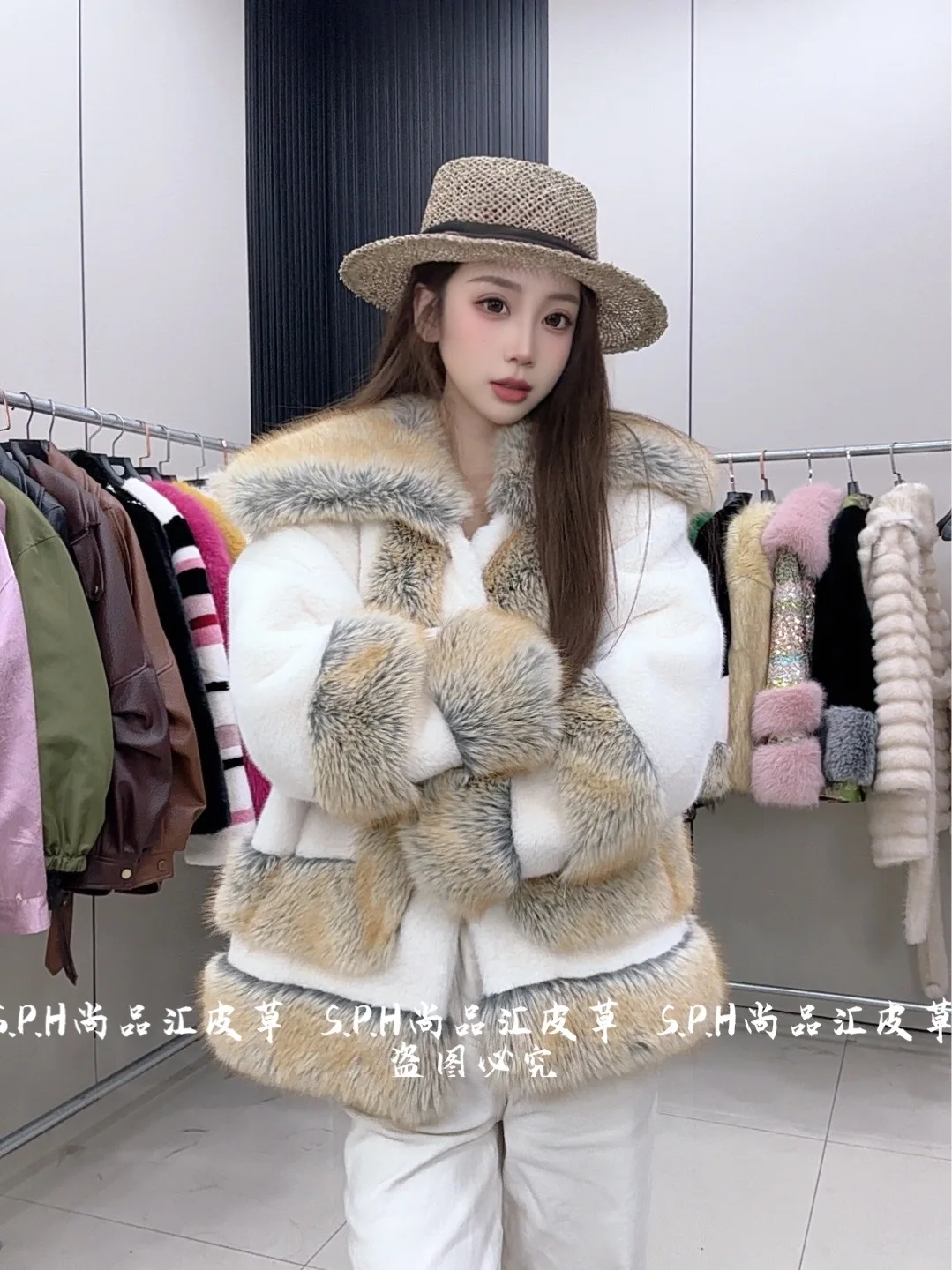 인조 모피 코트 여성용 2025 겨울 신상 모피 칼라 두꺼운 인조 모피 코트 투톤 블록 코트 중간 길이 플러피 재킷