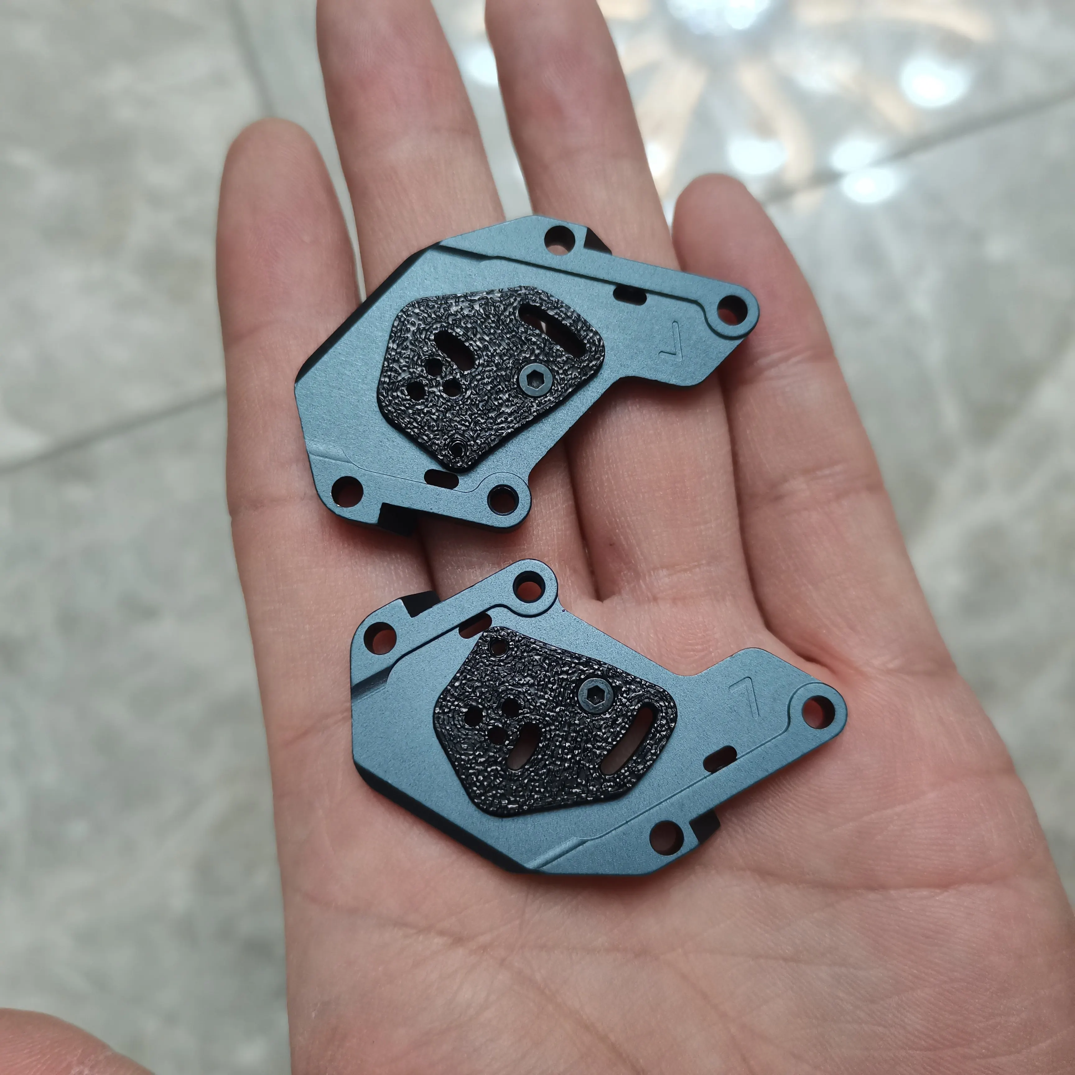 Zestaw ochronny przedniego dzi – Drone Kit With Camera recenzja i cena