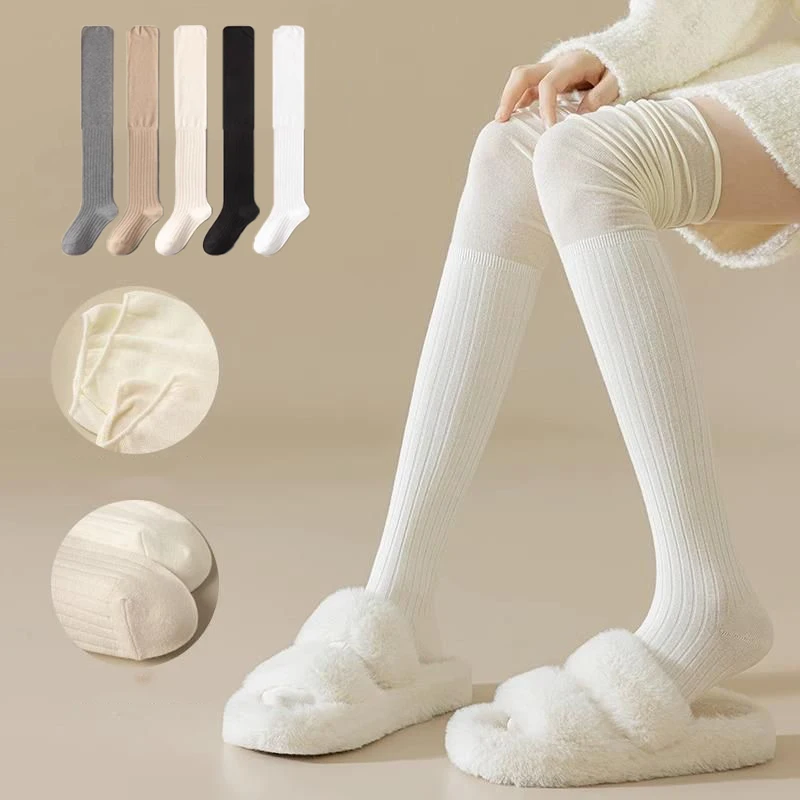1 زوج جوارب نسائية اتجاهات الخريف الشتاء عادية جوارب طويلة إلى الركب الإناث عالية الجودة بلون الجوارب الطويلة الدافئة