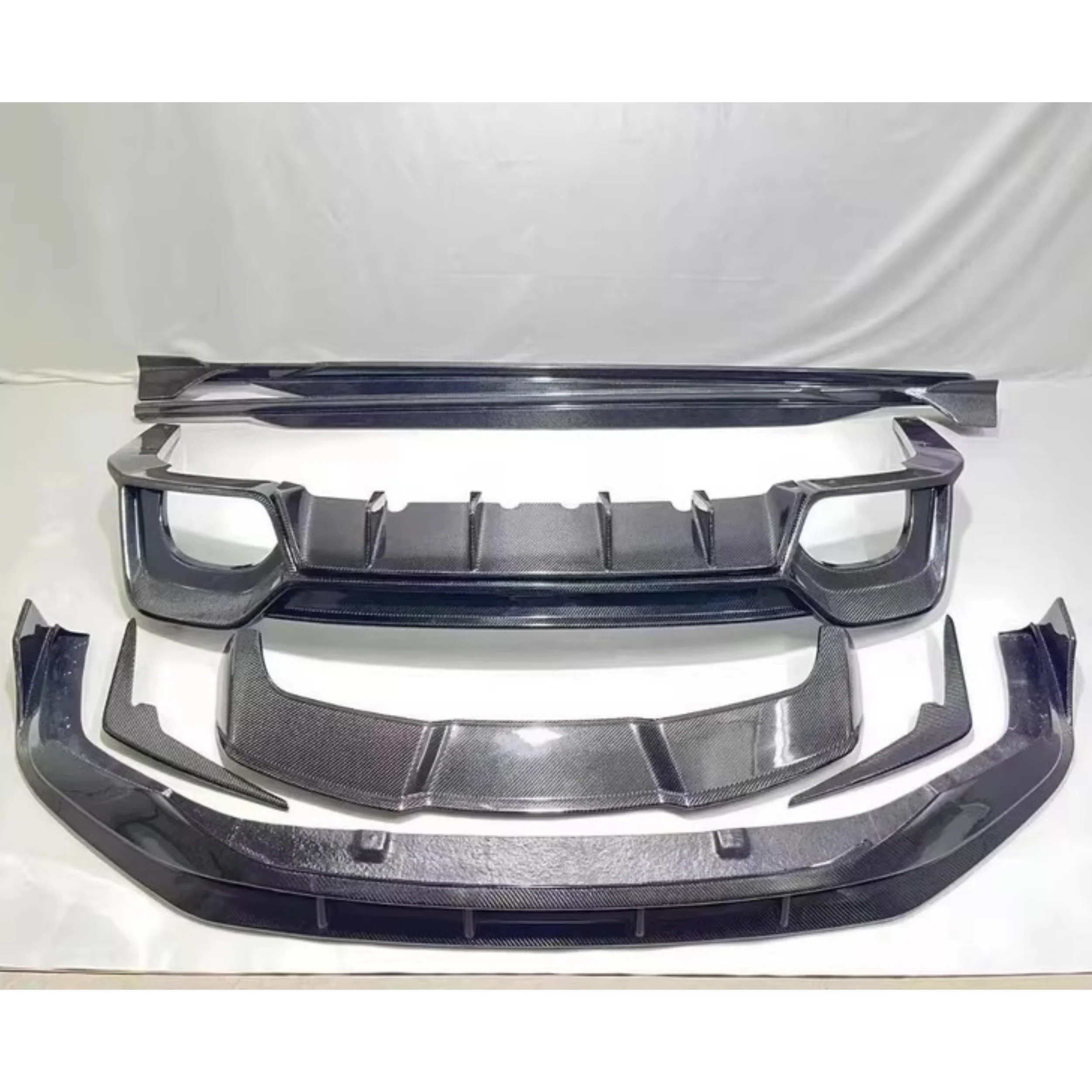 

Комплект кузова из углеродного волокна для Audi RS6 RS7 C8 модифицированная передняя лопата Задняя губа Задний спойлер Боковая юбка Хвостовое крыло Автомобильные аксессуары