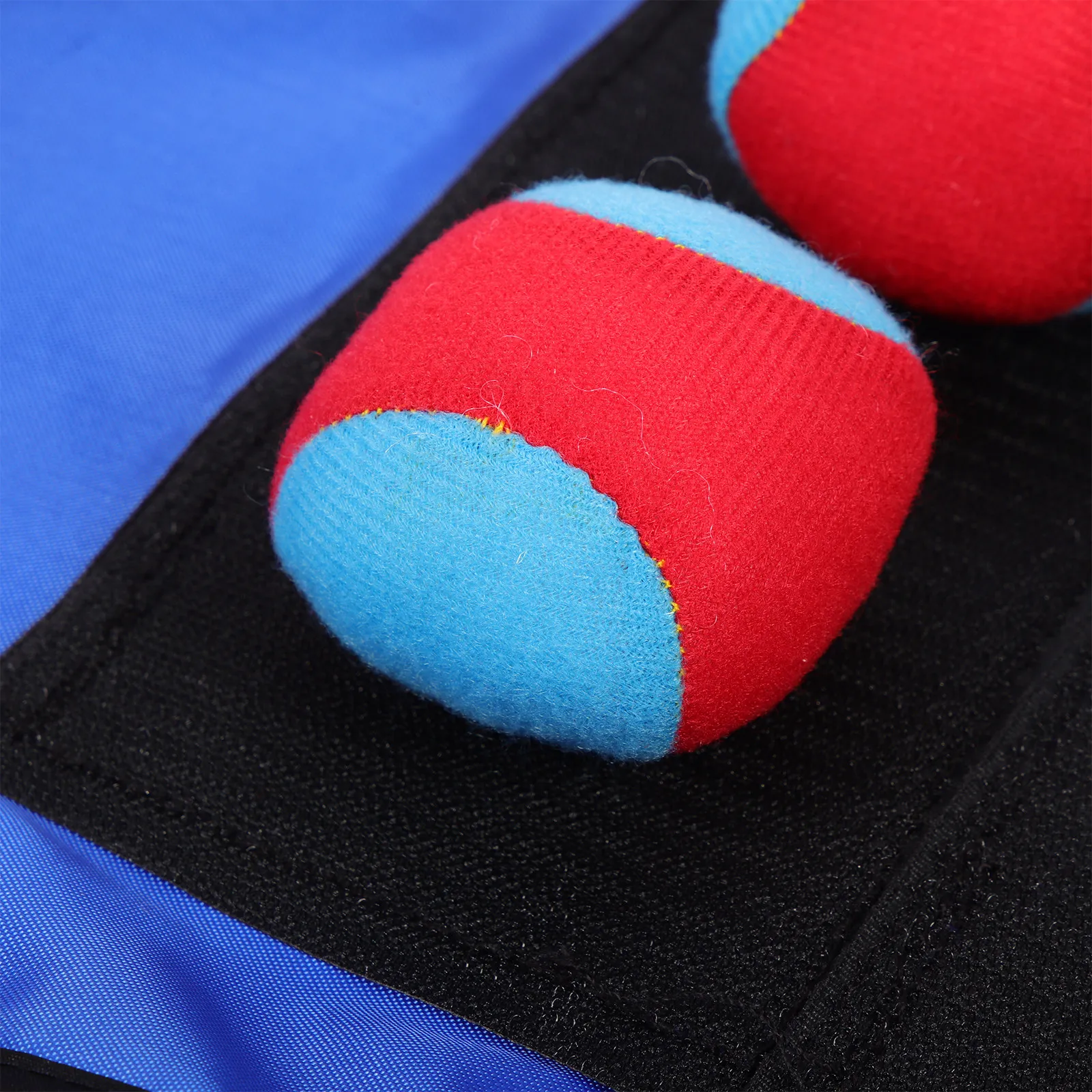 

Набор: жилет с липкими шариками и липкие шарики для детских игр на свежем воздухе, тренировки моторики, развития социальных навыков