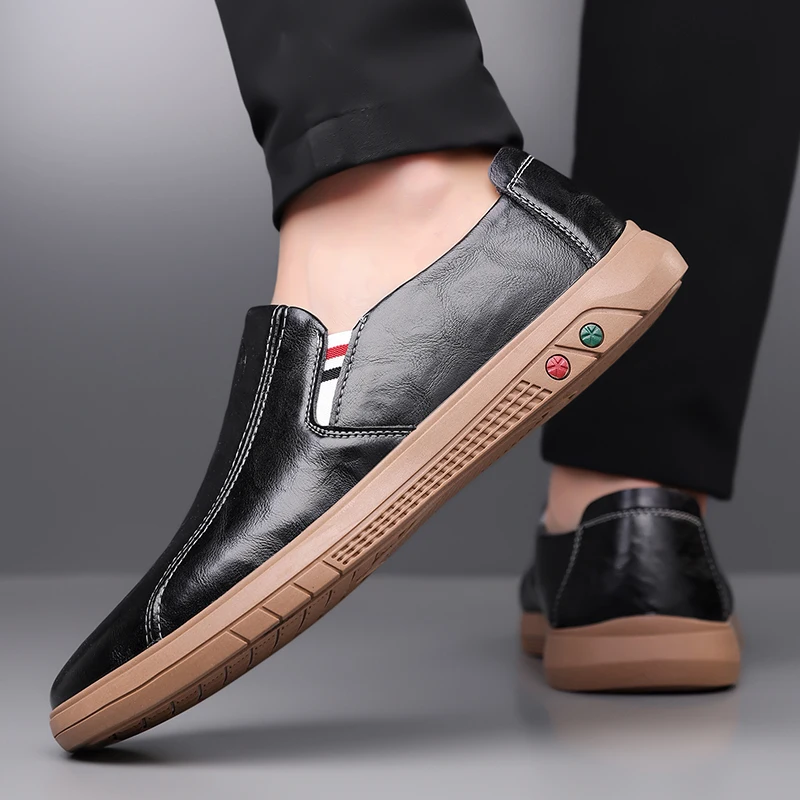 

Leather men's casual soft-soled, breathable, fashionable and anti-slip flat commercial footwear for the autumn of 2025