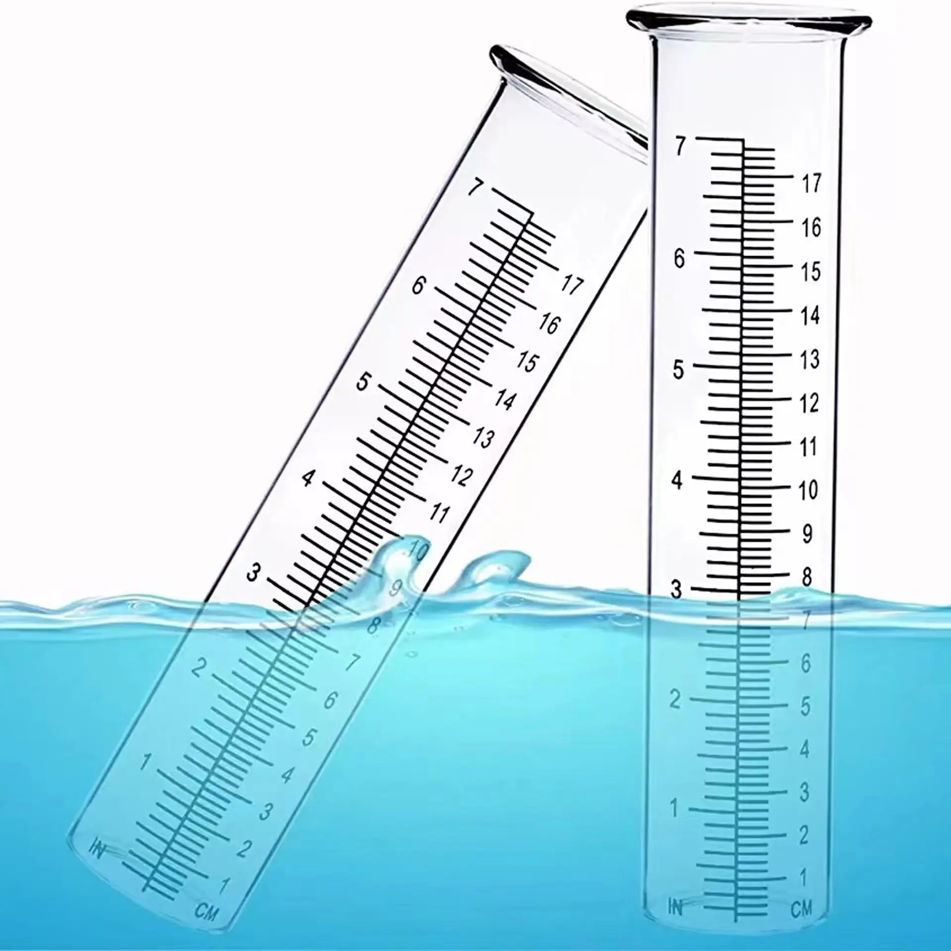 アマゾンで最も売れている雨量計。屋外用透明プラスチック製の雨水収集チューブで、降雨量を測定し、耐寒性があり、割れにくいです。