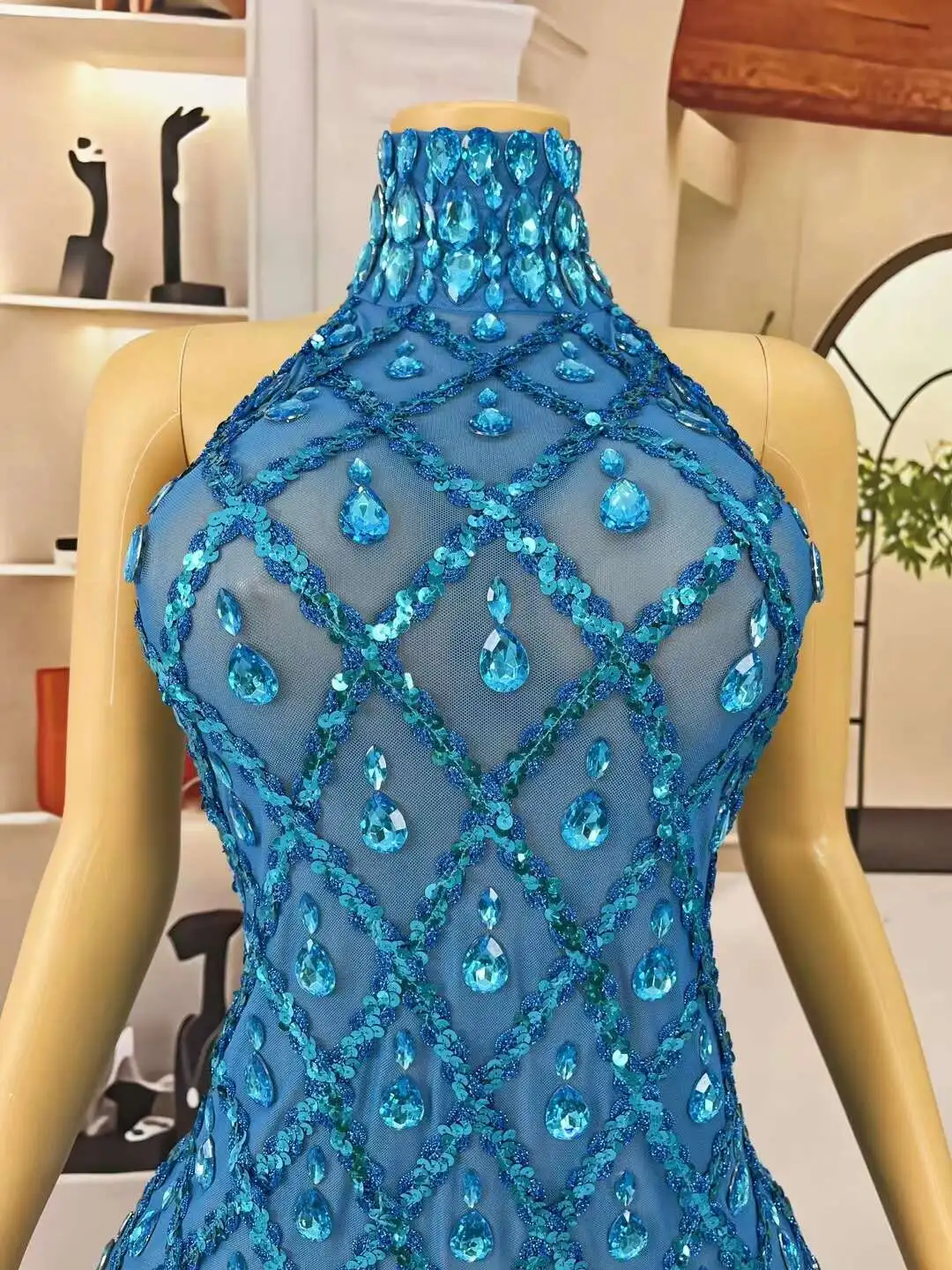 Shaokaijia-vestido de lentejuelas azules brillantes sin mangas, traje brillante para Celebración de noche, malla elástica transparente, vestidos de graduación