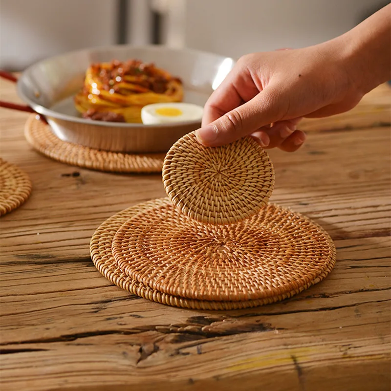 

Round Natural Rattan Cup Mat Coasters Hand Woven Hot Insulation Placemats Table Padding Kitchen Decoration Accessories