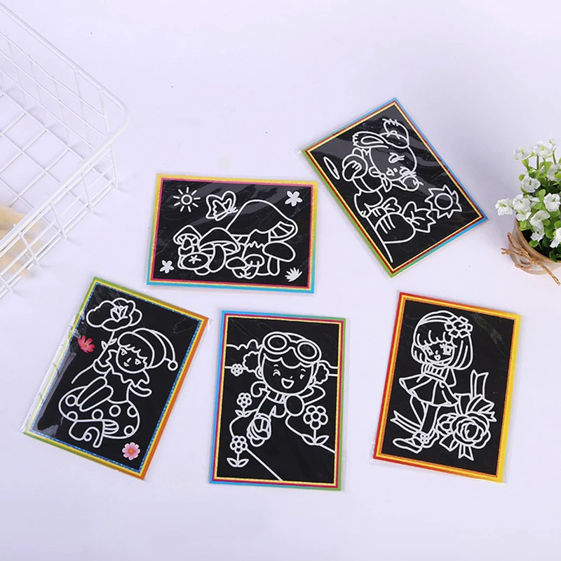 10/20 Vellen Magic Scratch Tekenpapier Willekeurige Gemengde Leuke Cartoon Patroon DIY Schilderen Speelgoed voor Jongens Meisjes Graffiti levert ZYF