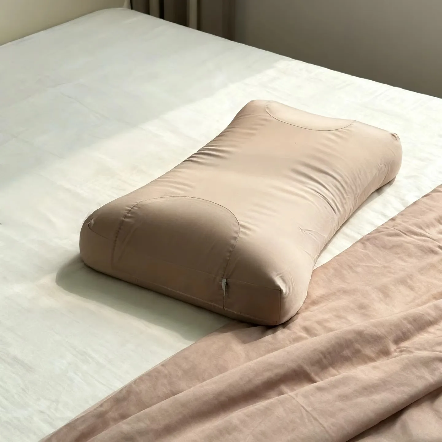 Sleep&Glow Anti-Aging Beauty Pillow Luxury Brand Holiday Gifts Fights Sleep Wrinkles Adjustable Memory Foam Century-old F.L.G