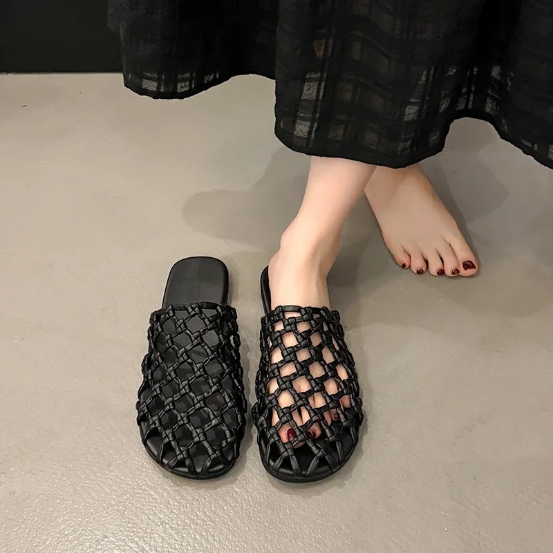 

Роскошная брендовая пляжная женская обувь, новинка 2023 года, женские дышащие сандалии с сеткой, модные туфли с мягкой плоской подошвой и отверстиями для рыболовной сети