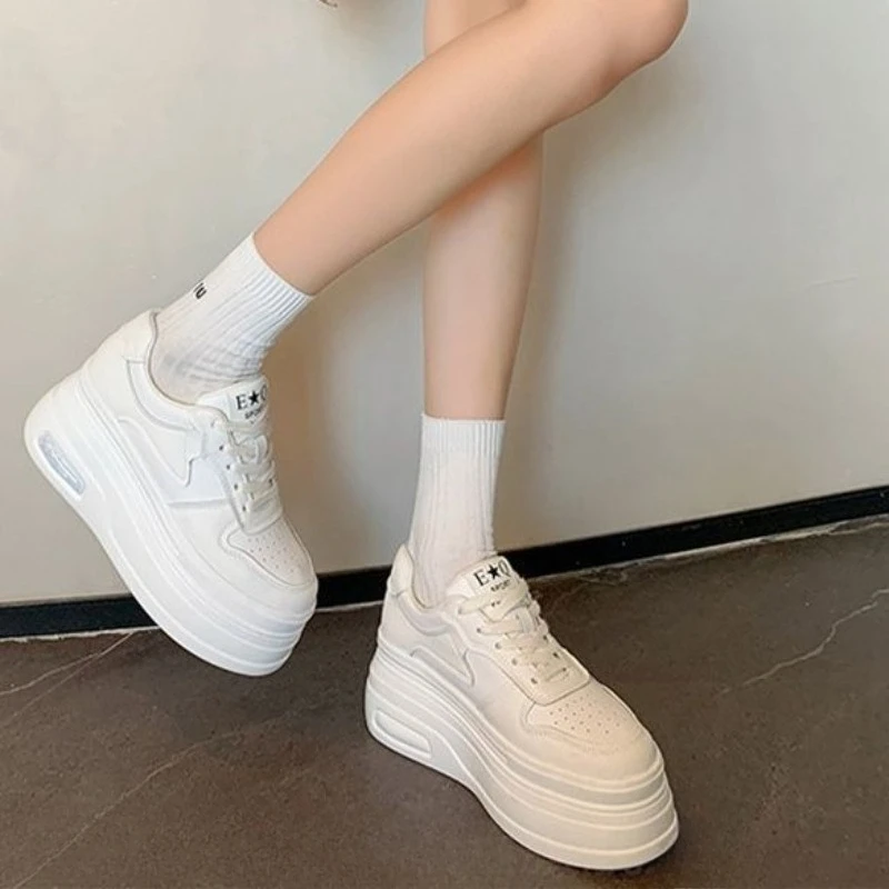 

Height Increasing Platform Sneakers For Petite Women 7cm Thick Sole White Shoes 2025 Autumn Korean Style Casual Single Layer