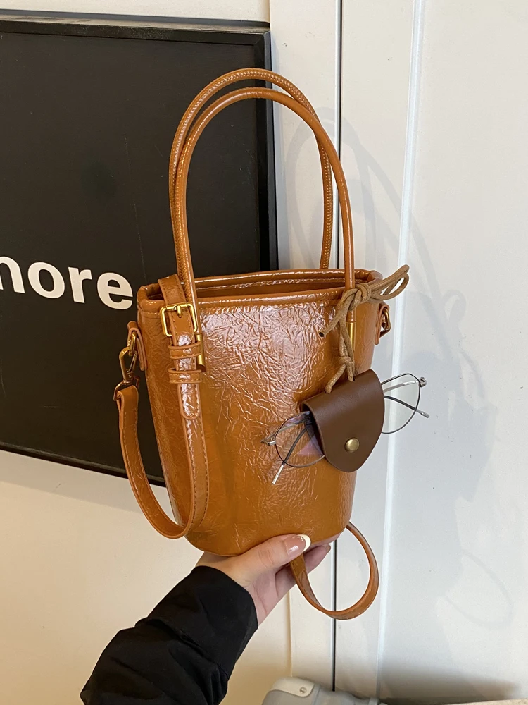 

High End Texture PU Leather Bucket Handbags Women Fashion Exquisite Retro Solid Color Messenger Bag Trend Commuter Shoulde Bags