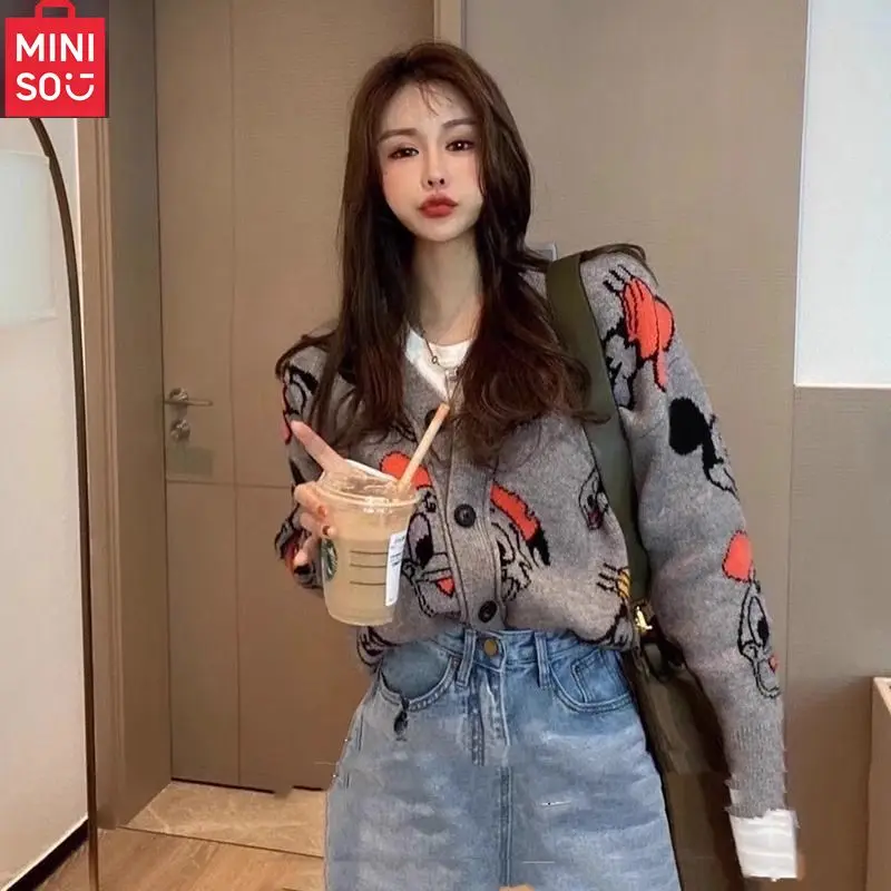 

MINISO мультфильм новый вязаный кардиган пальто женский ленивый стиль с принтом ранней осени свитер с длинными рукавами