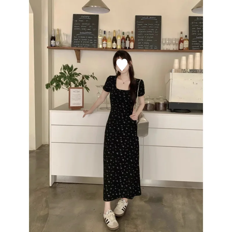 Sweet and Spicy Girl, Floral Short Sleeved Dress for Women in Summer New Sexy Slim Fit and Slimming Short Skirt Wrapped Buttocks