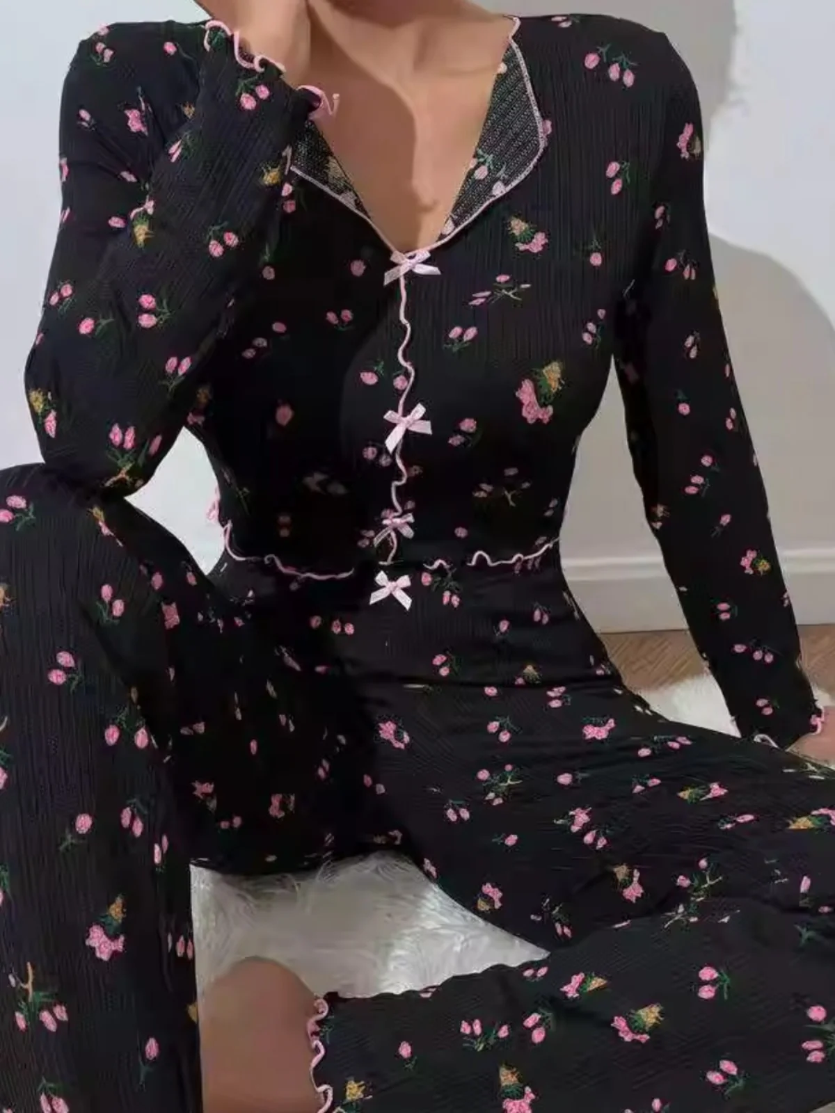 

Women's Lace Trim Spwear Set Casual Long Sve V-Ne Long Pants Home Comfort Two-Piece Suit Autumn Winter Collection