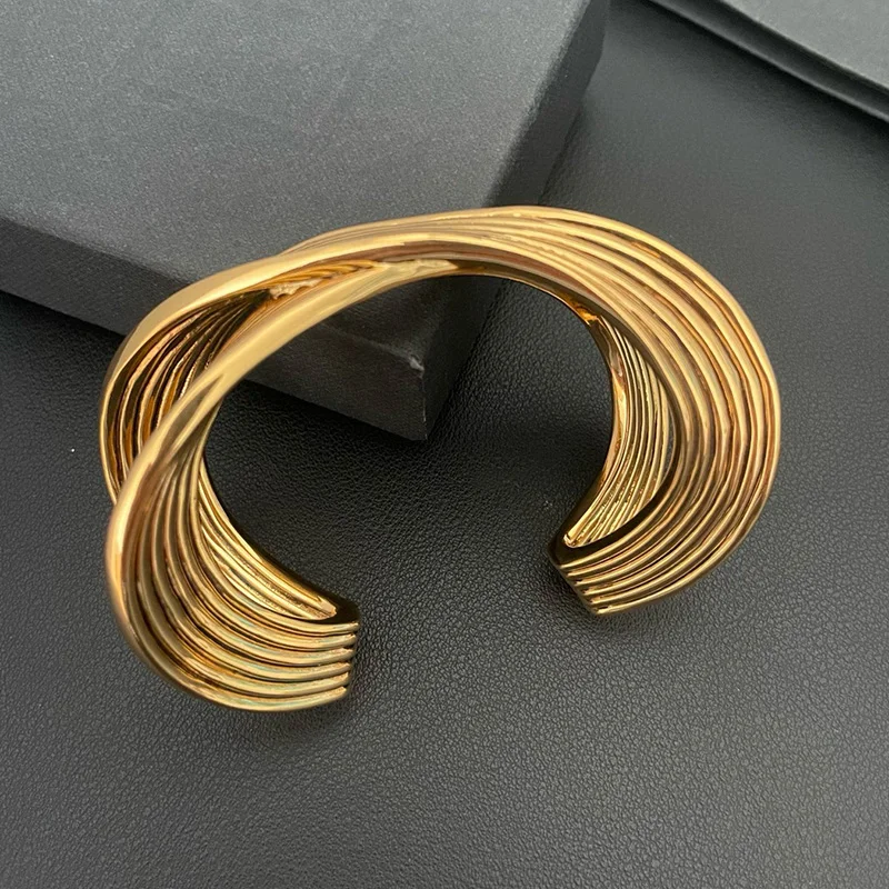 

2024 Trending Luxury Vintage Gold Color Cross Women's Cuff Bangle Brand Gift Italian Punk Bracelet Accessories