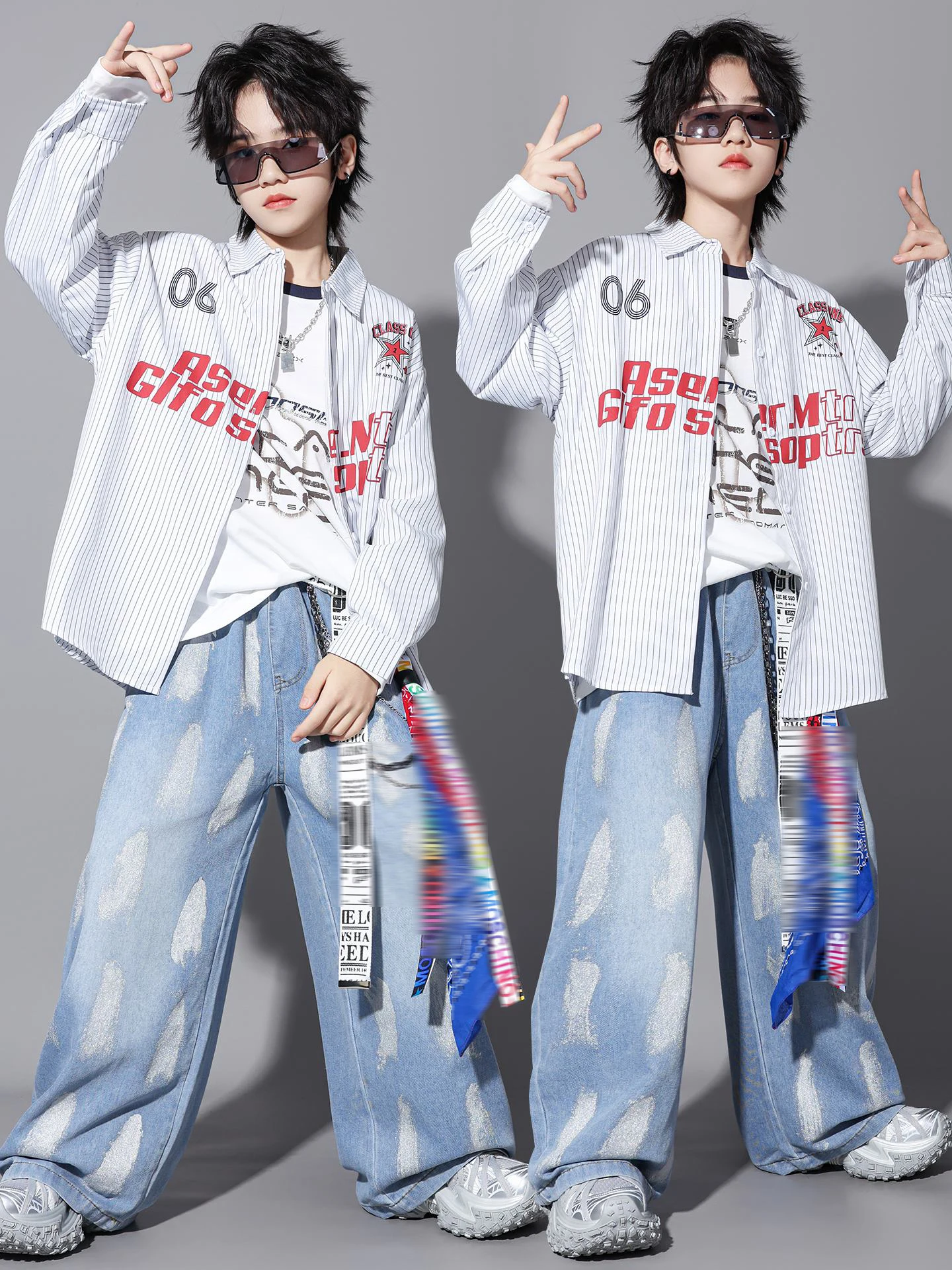 2025 Bambini Abiti da ballo di strada Costume Hip Hop Ragazzi Camicia bianca a righe Pantaloni in denim Maniche lunghe Moda Stage Wear BL18059