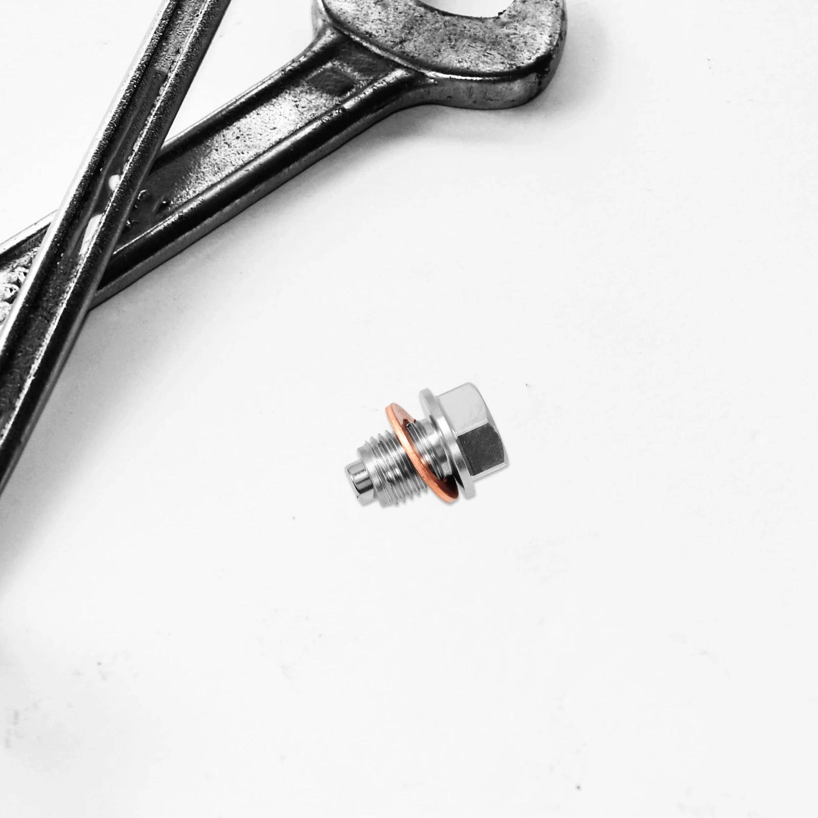 

Stainless Steel Magnetic Oil Drain Plug Car Oil Pan Screws M12x1.5 Copper Gasket Engine Transmission Nut Bolt Automotive Part