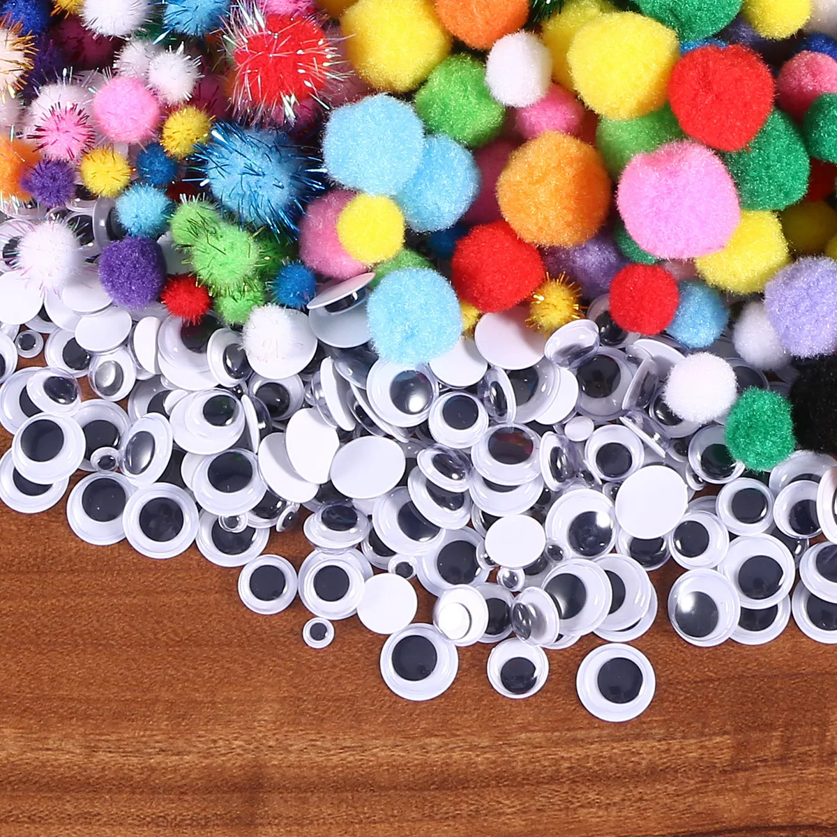 ensemble-de-550-pompons-et-250-yeux-mobiles-materiel-creatif-pour-bricolage-loisirs-creatifs-scolaires-decoration-d'interieur-et-personnalisation-de-sacs