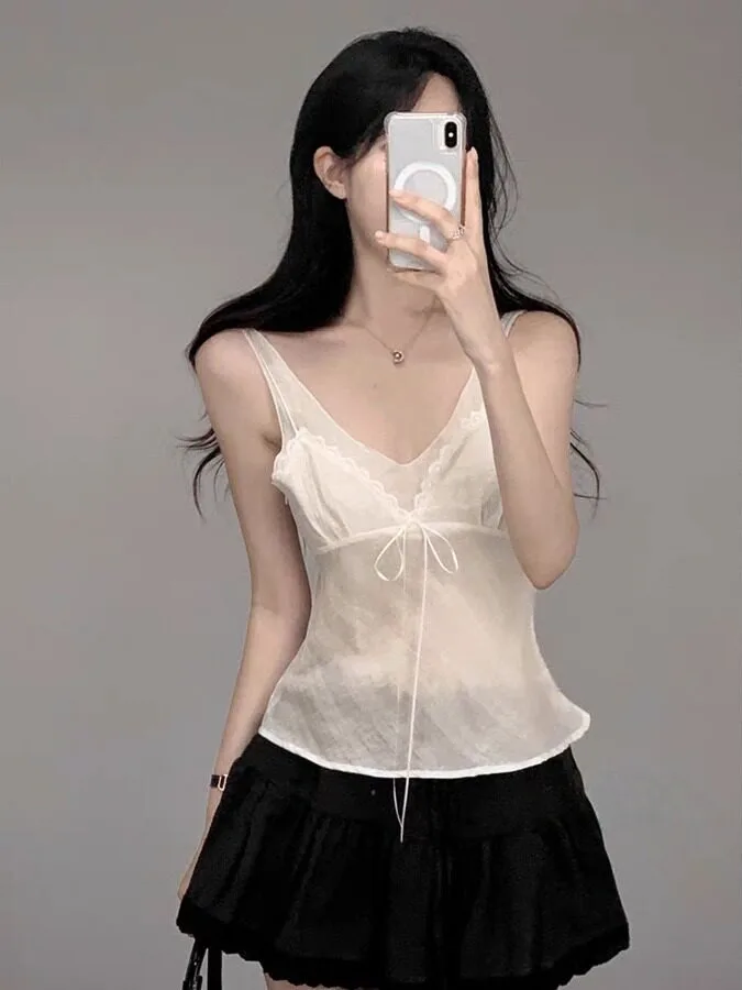Chic Korean Style Lace Trim Belted Strap Vest Lightweight Breathable Fake Two-Piece Design Suitable for Various Occasions