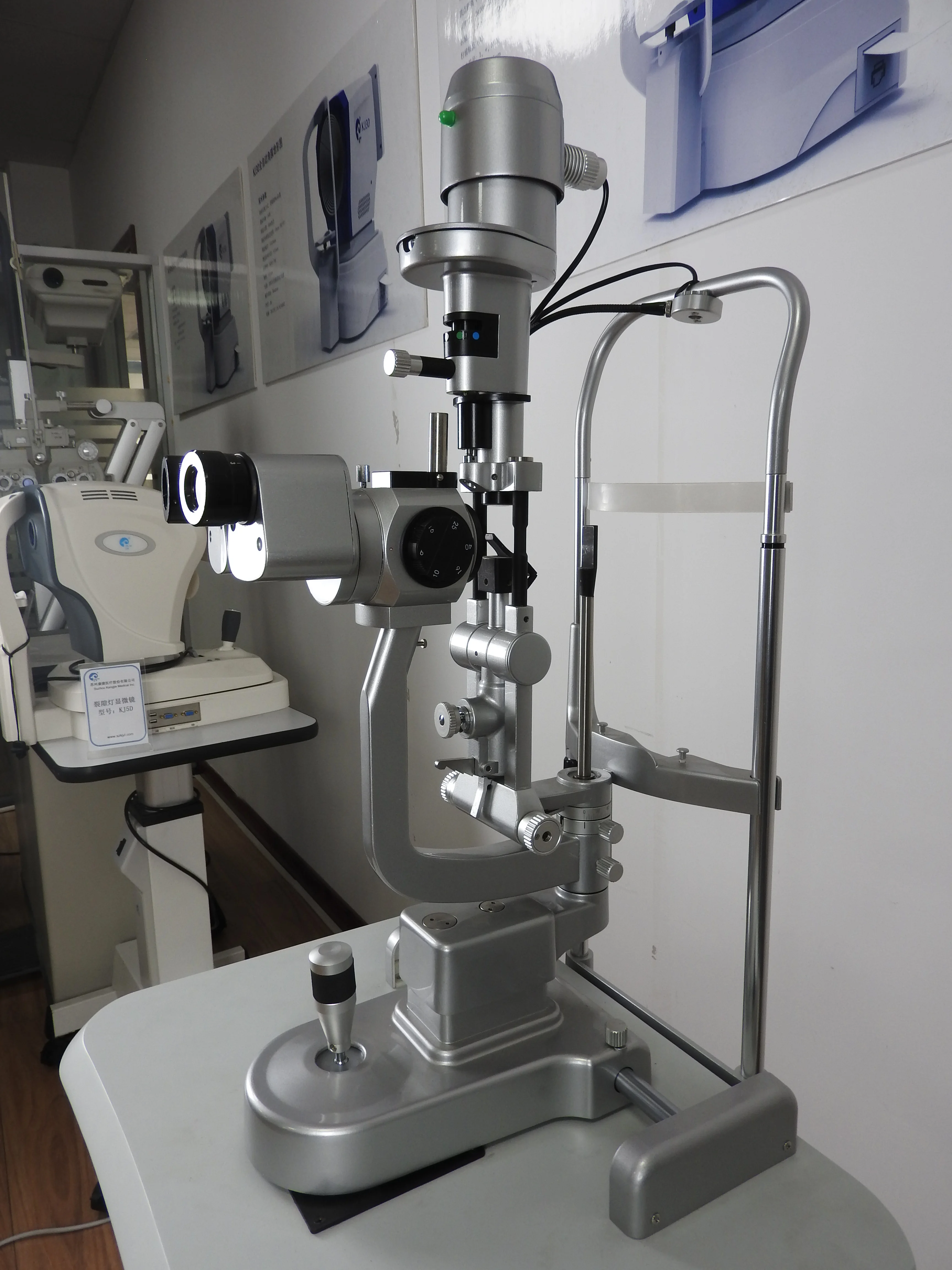 Рисунок 5 - Щелевая лампа KJ5D Высококачественная